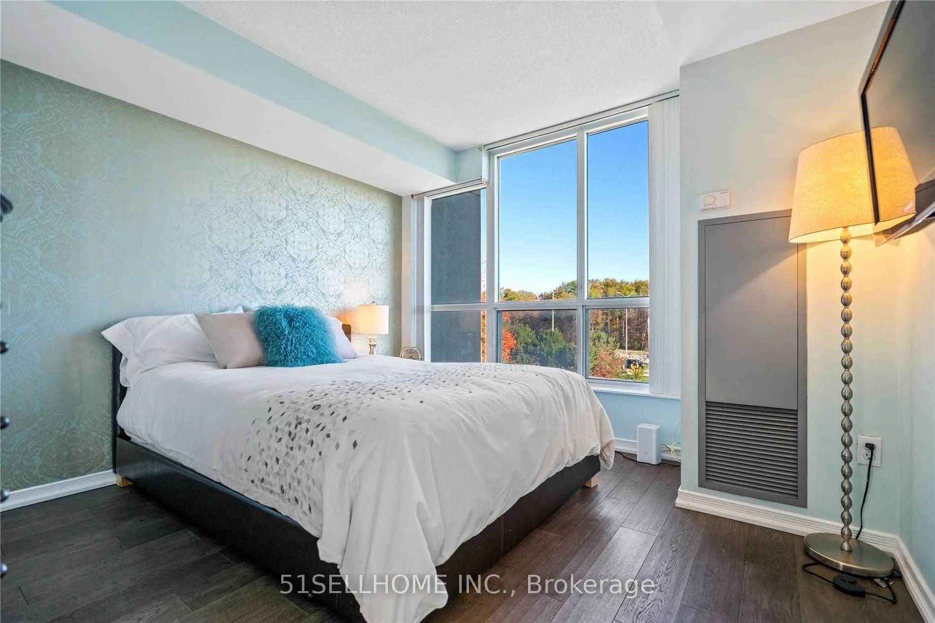 2545 Erin Centre Boulevard #303