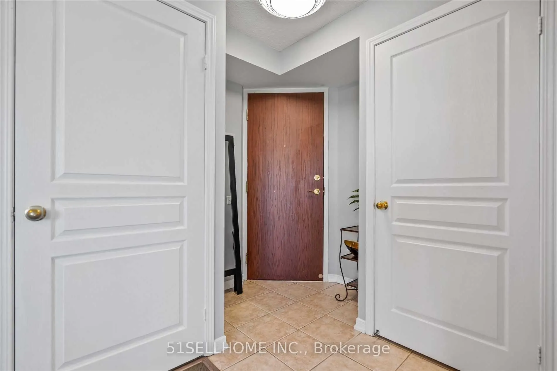 2545 Erin Centre Boulevard #303