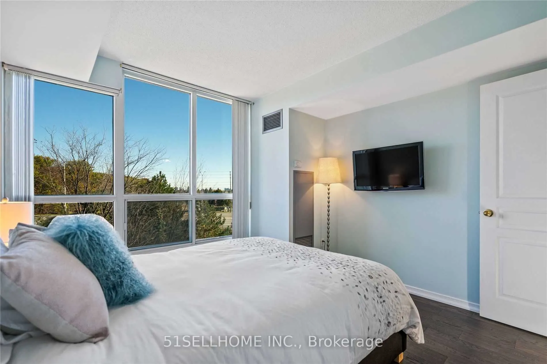 2545 Erin Centre Boulevard #303
