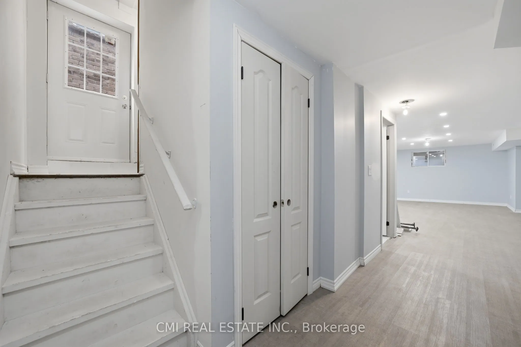 42 Valleybrook Crescent