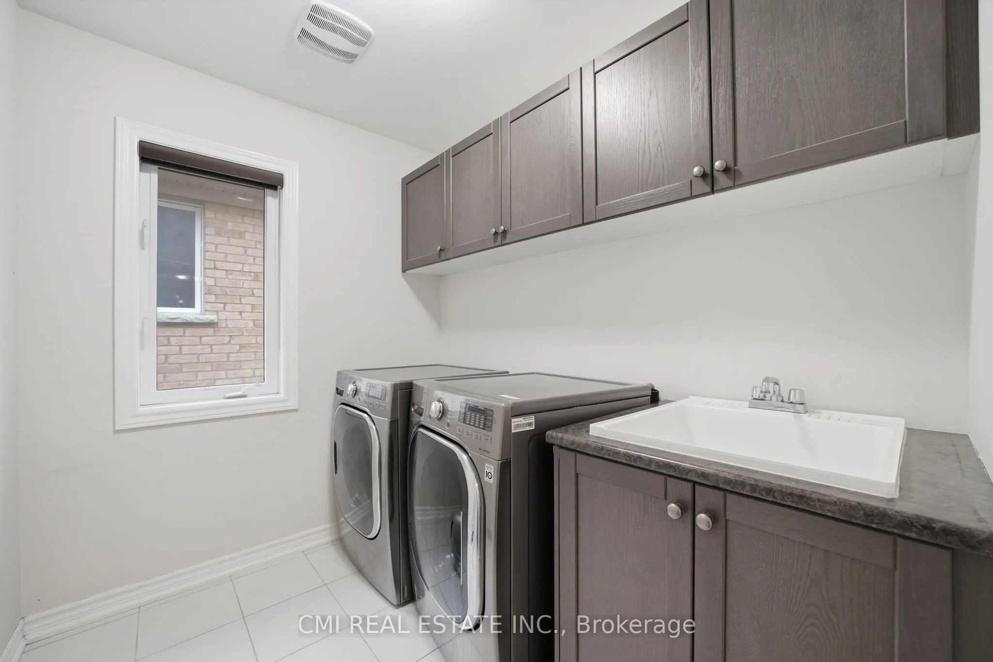 42 Valleybrook Crescent