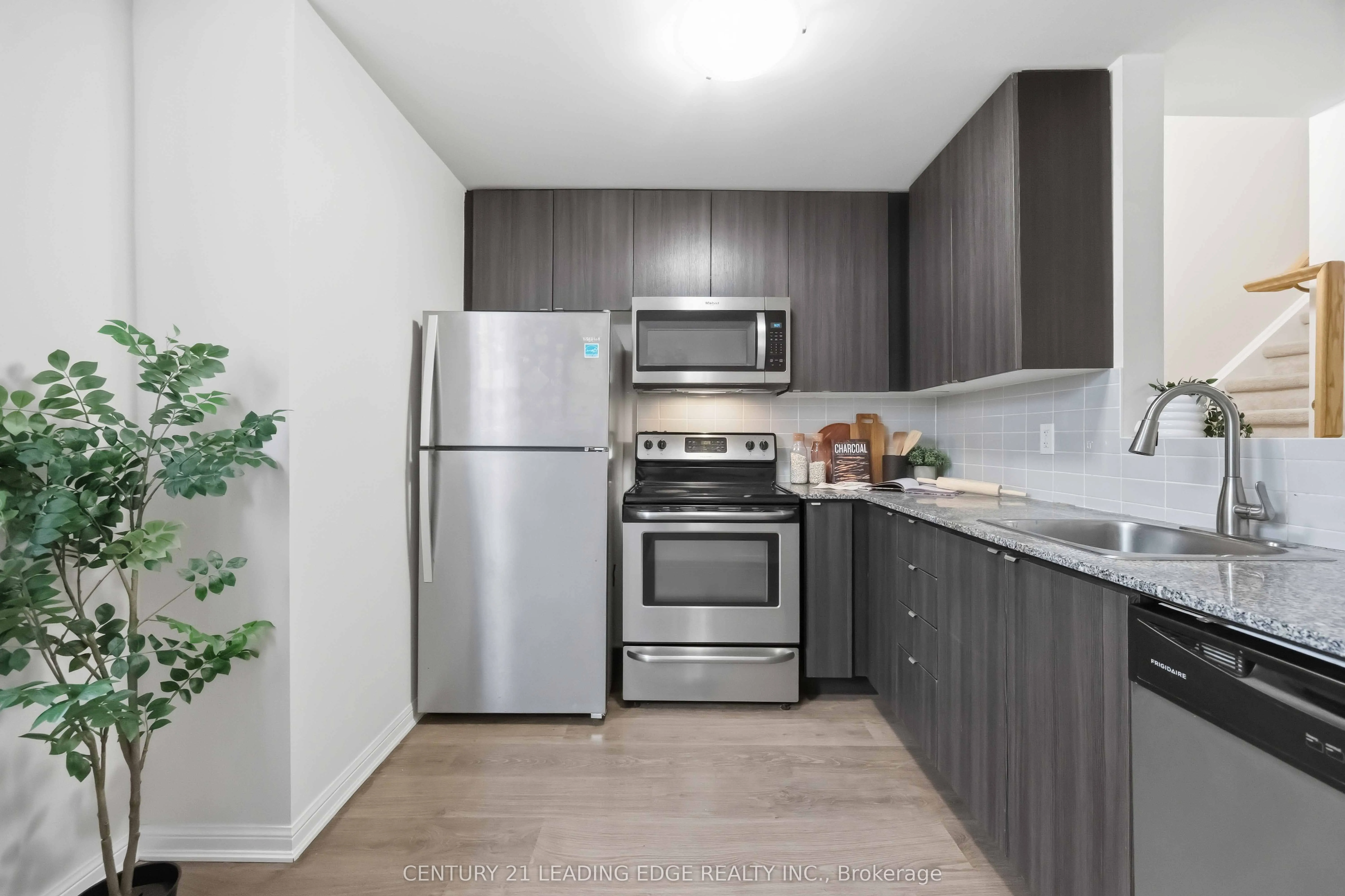 380 Hopewell Avenue #121