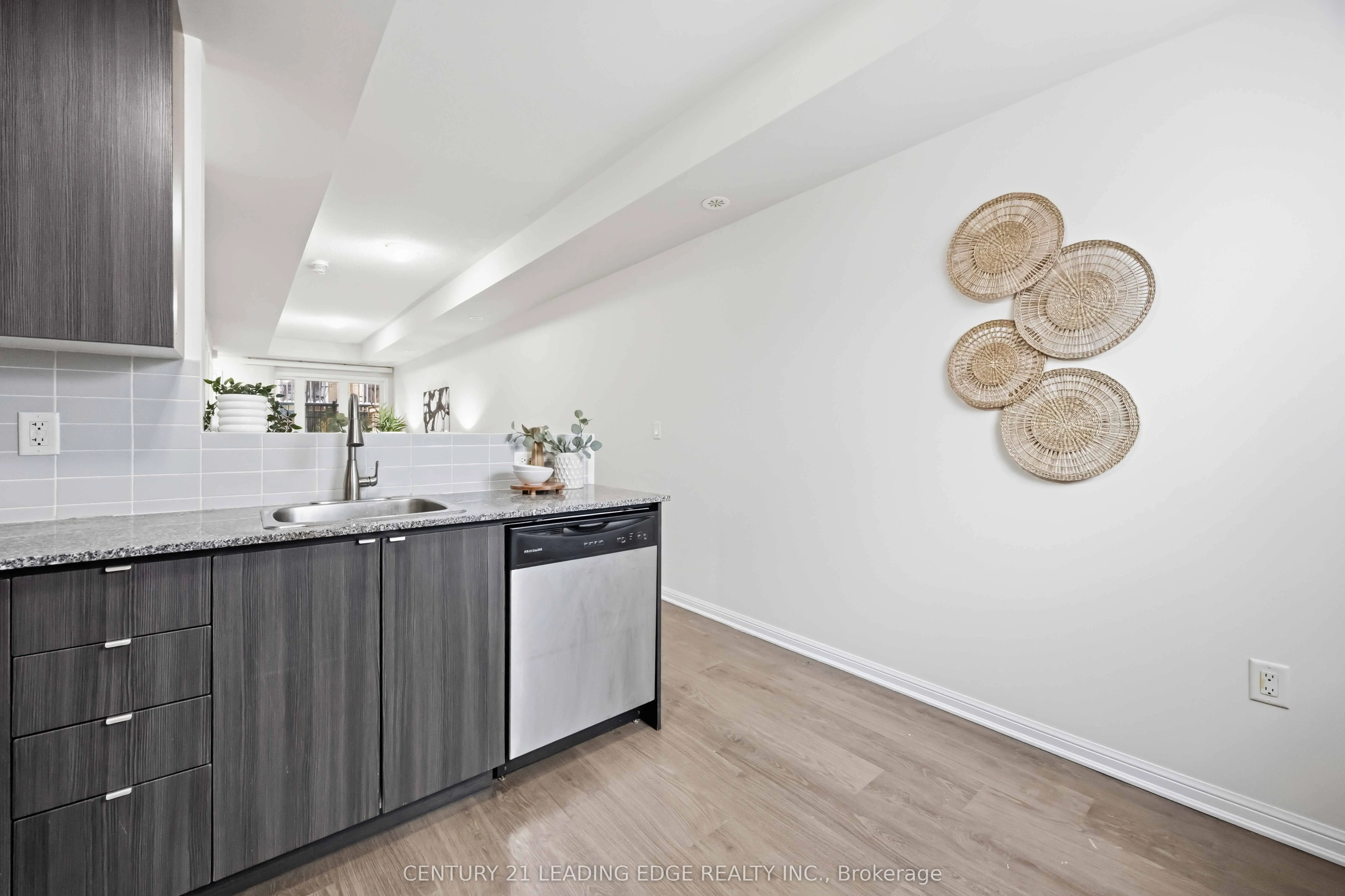 380 Hopewell Avenue #121