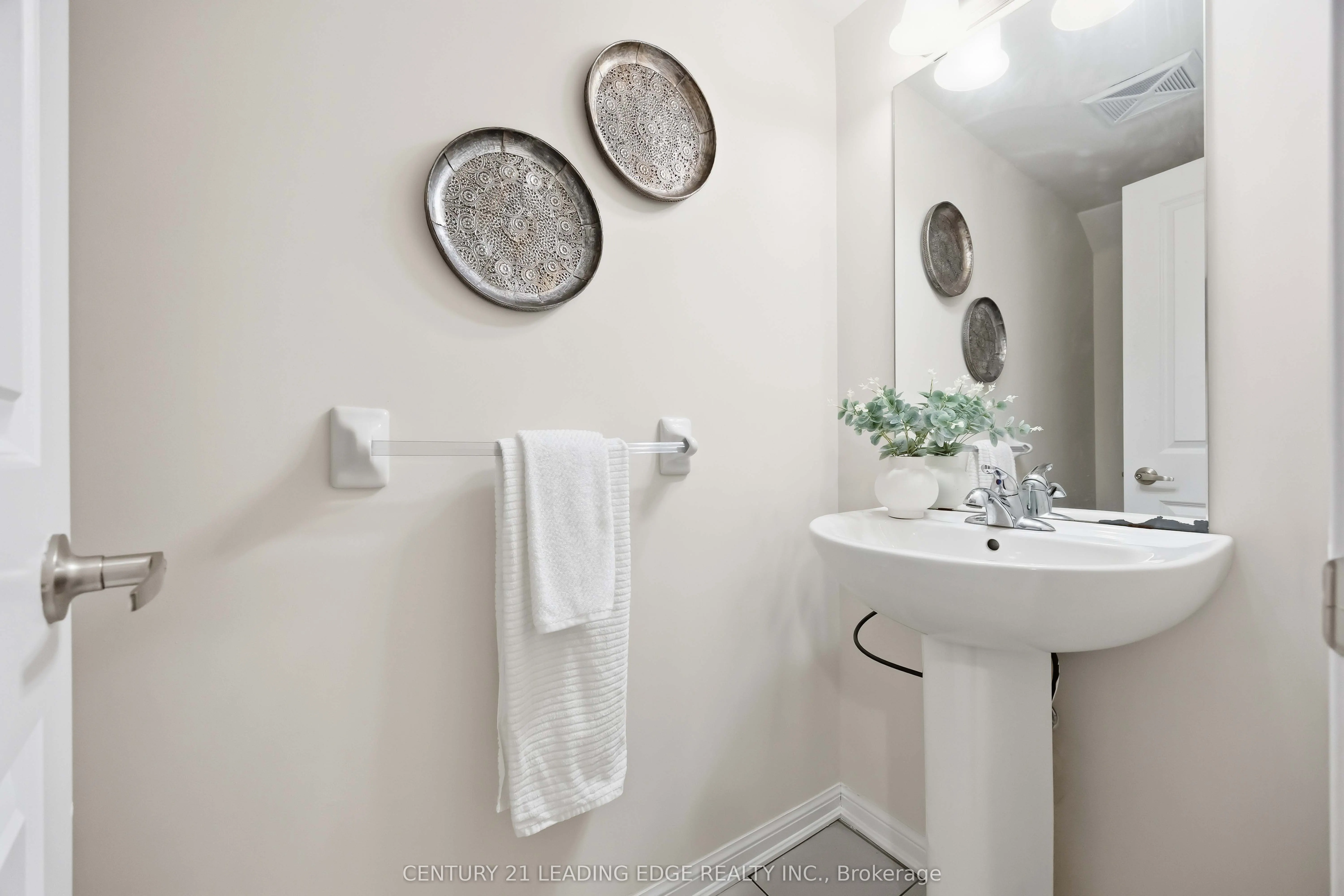380 Hopewell Avenue #121