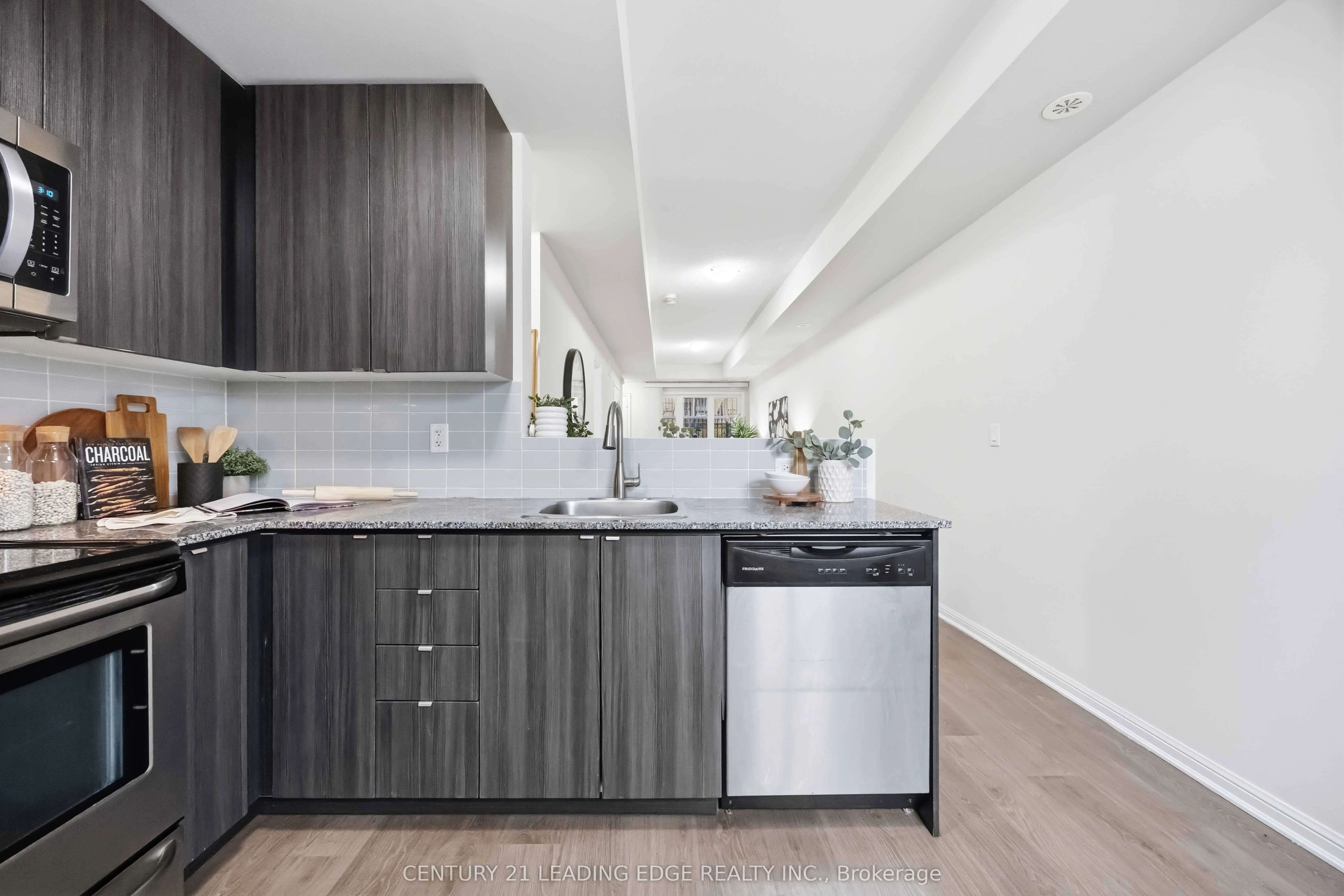 380 Hopewell Avenue #121