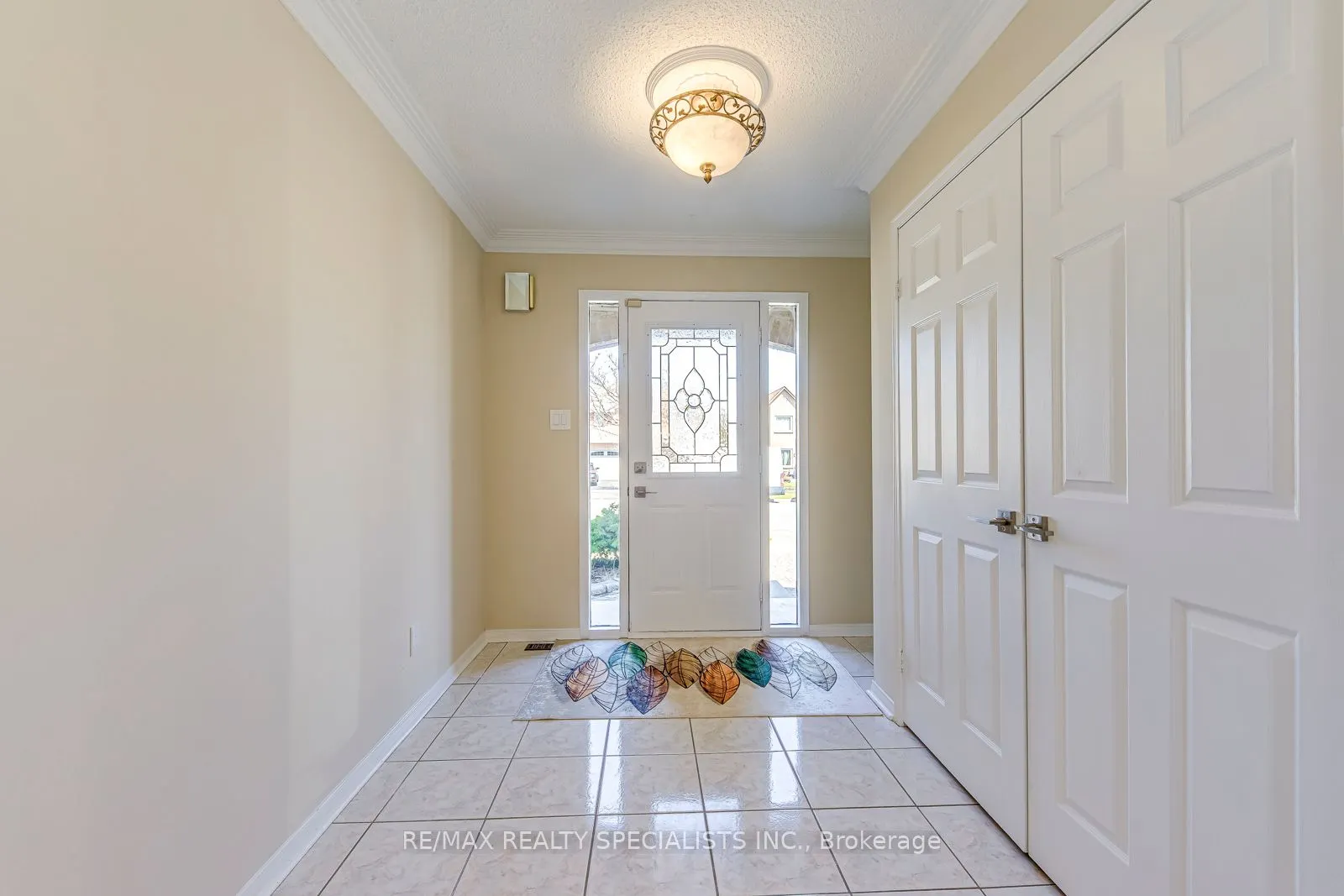 102 Sunforest Drive