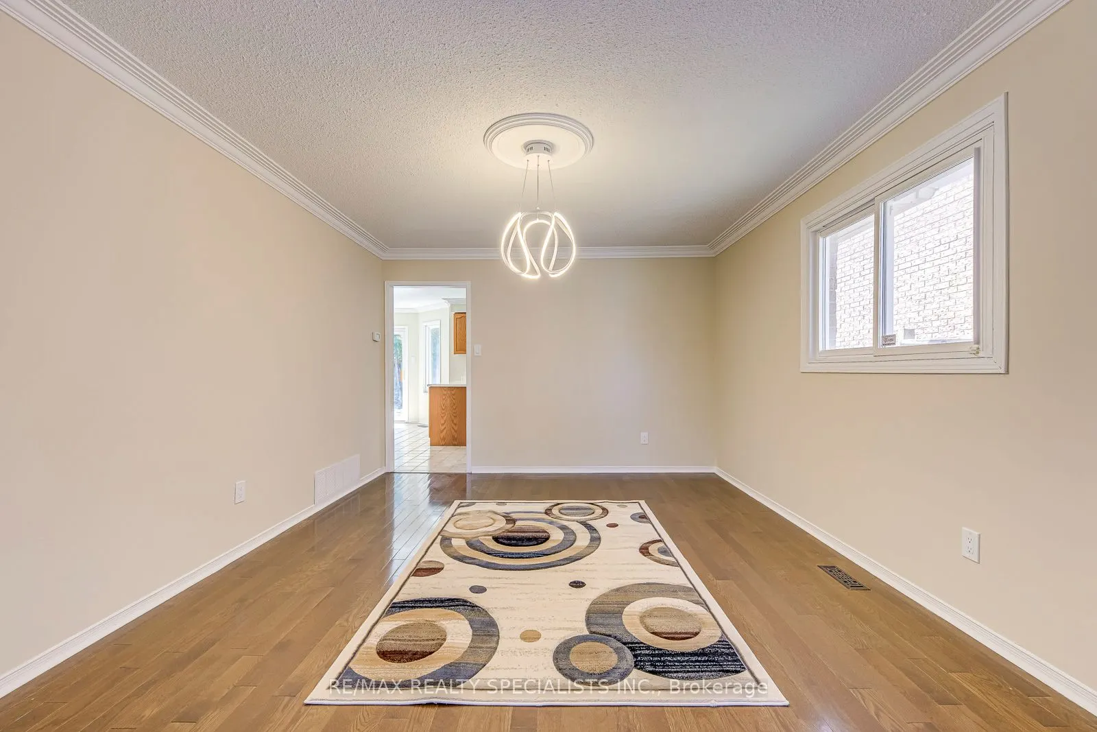 102 Sunforest Drive