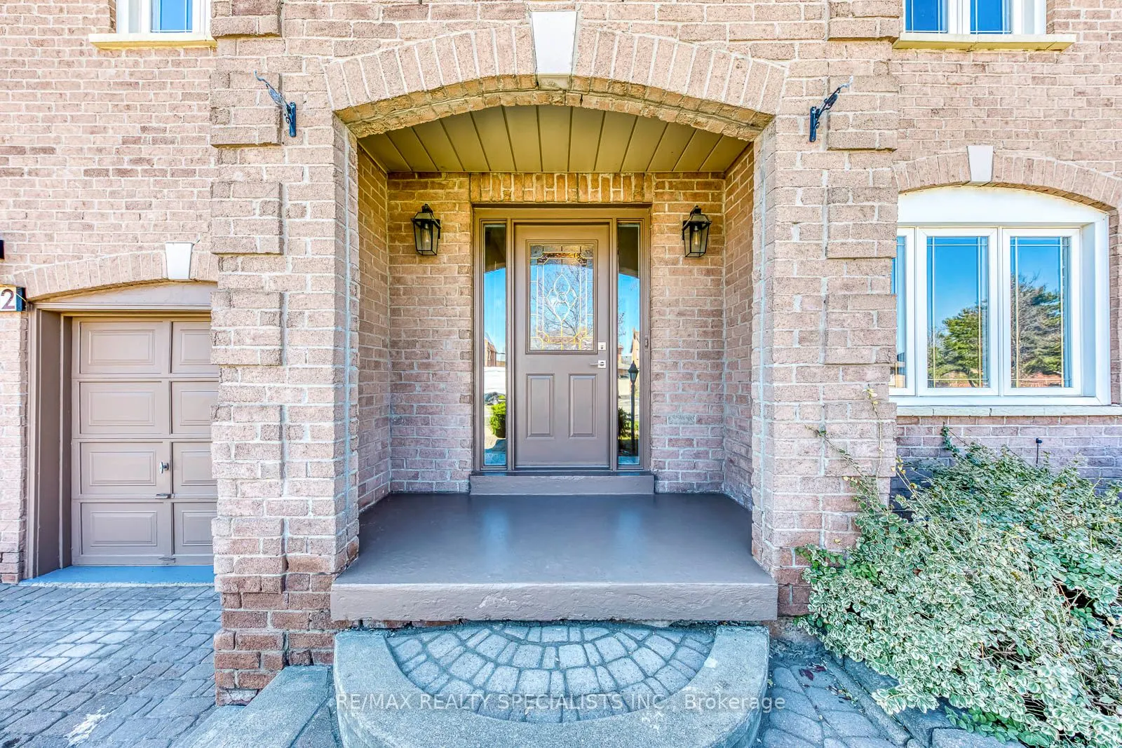 102 Sunforest Drive