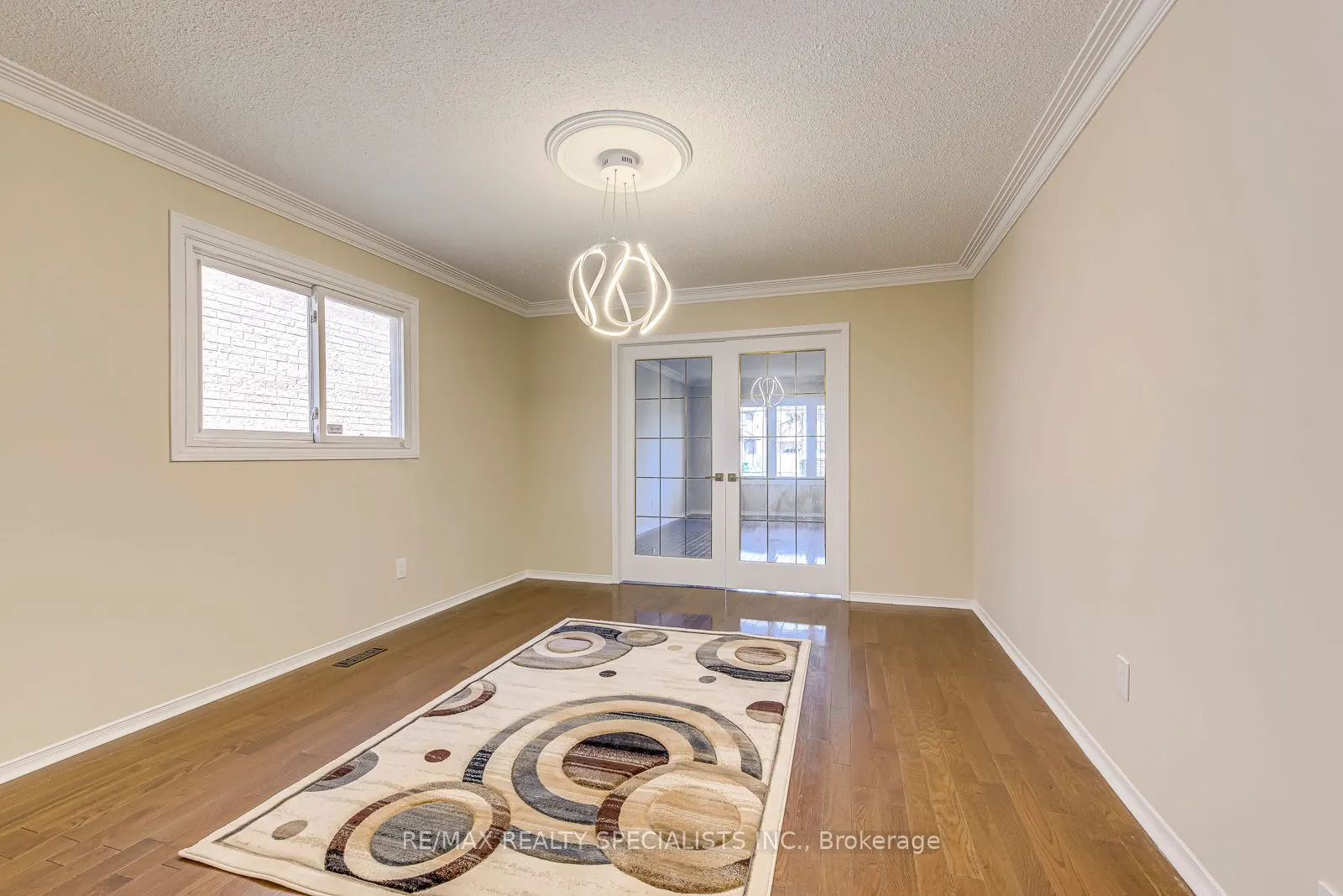102 Sunforest Drive