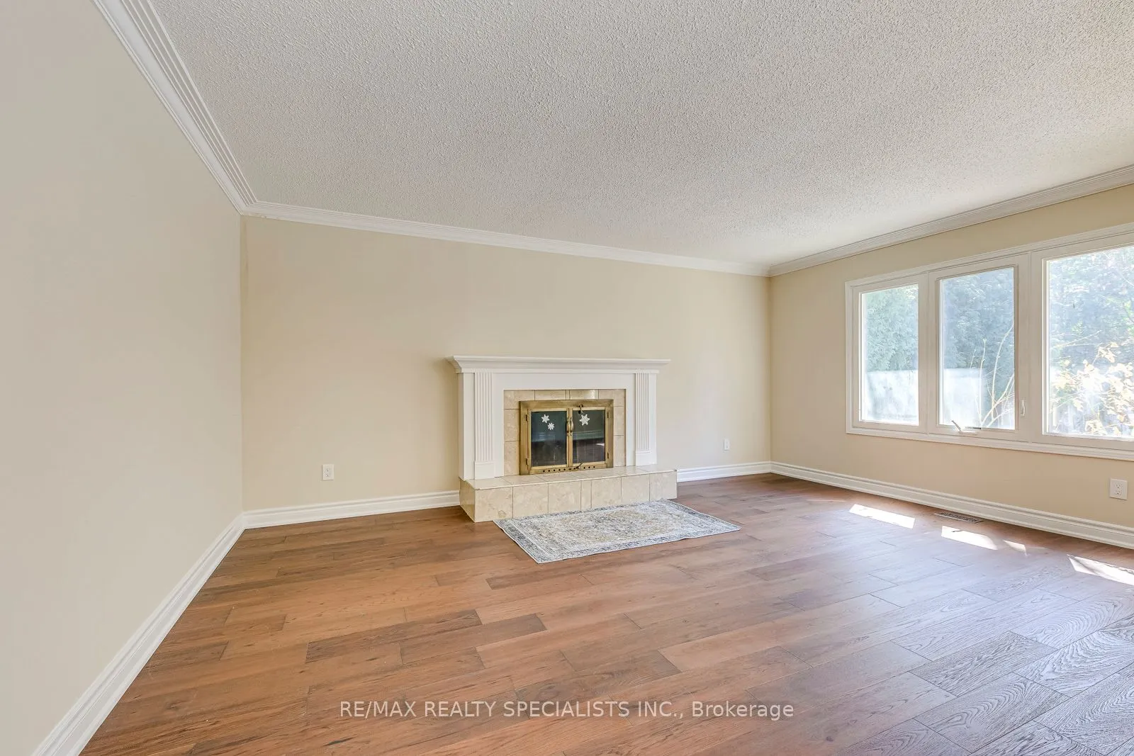 102 Sunforest Drive