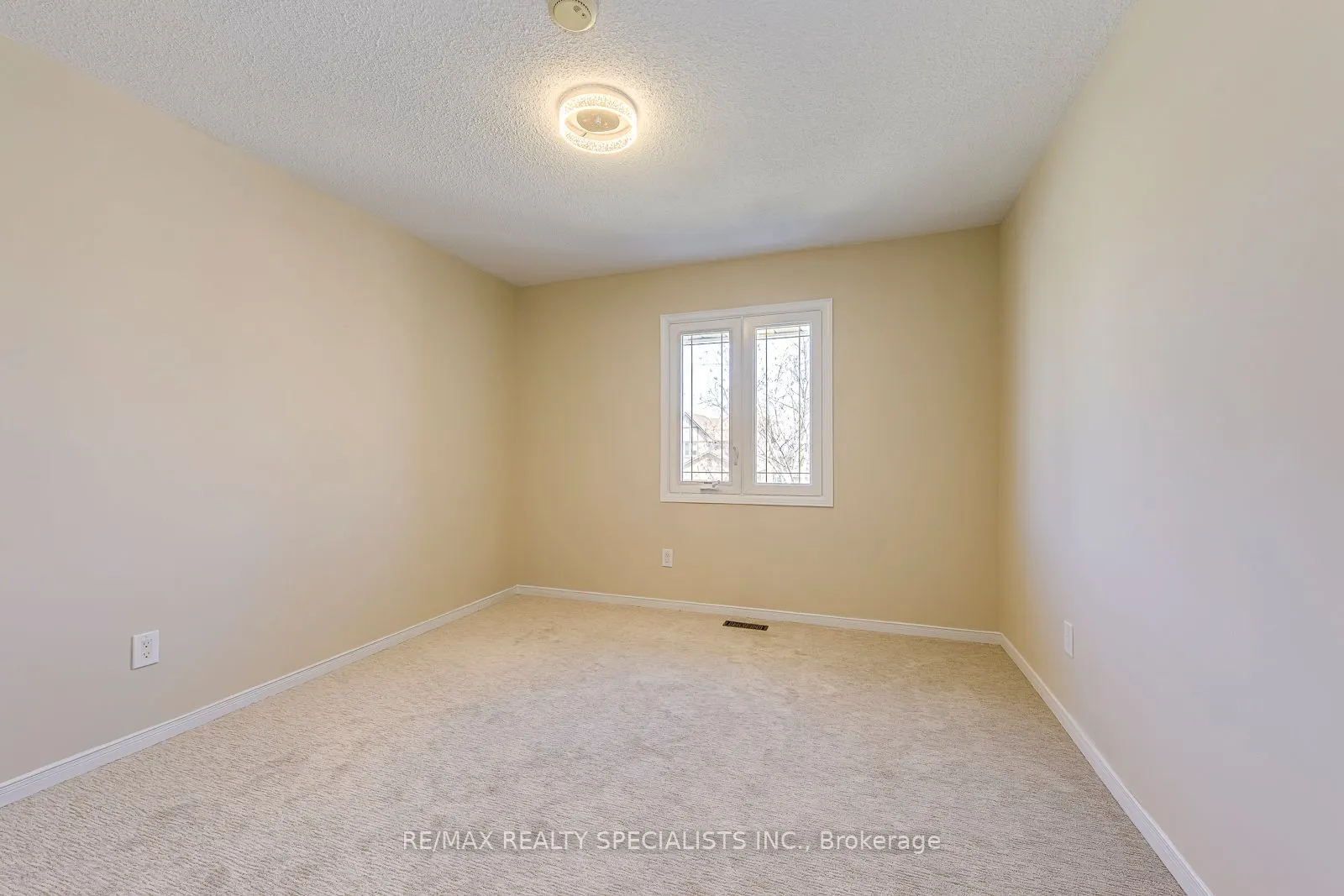 102 Sunforest Drive