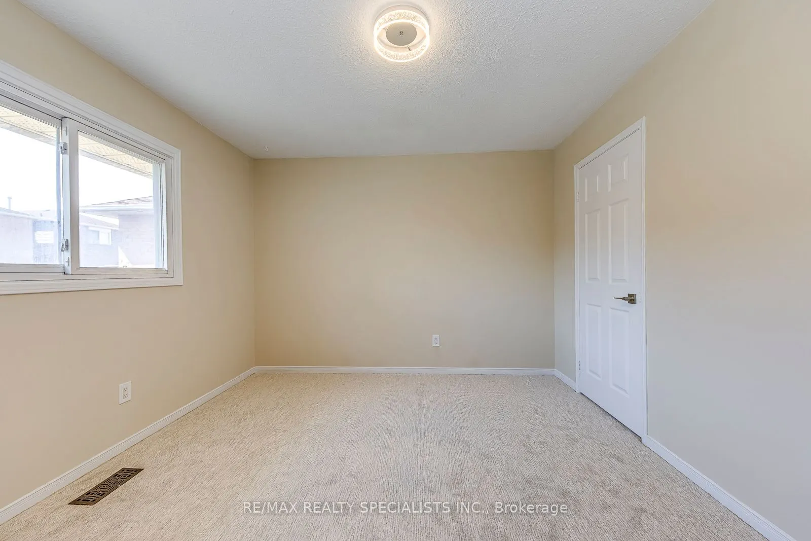 102 Sunforest Drive