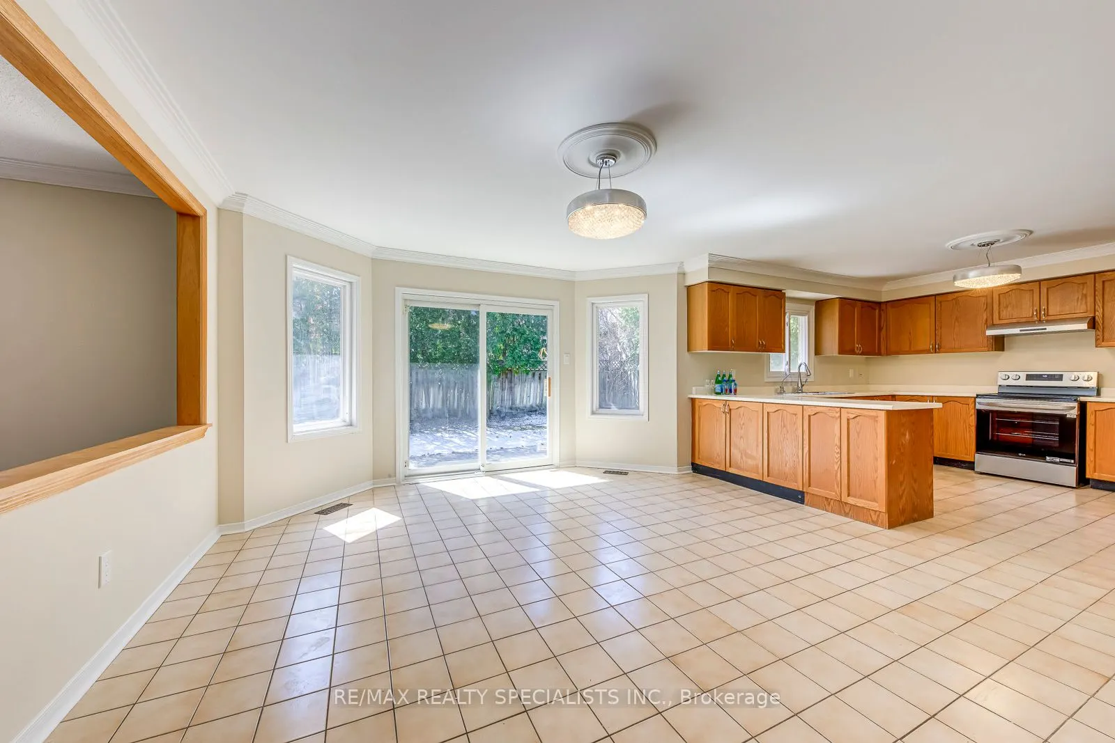 102 Sunforest Drive