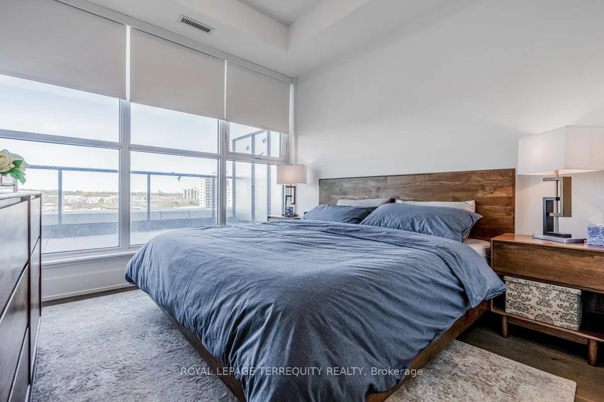 1063 Douglas McCurdy Common #702
