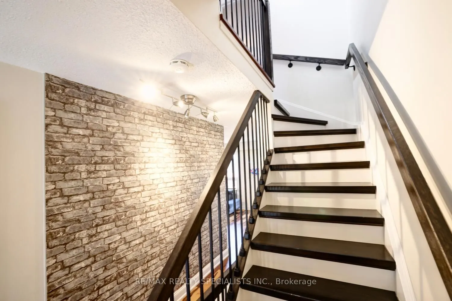 2445 Homelands Drive #25