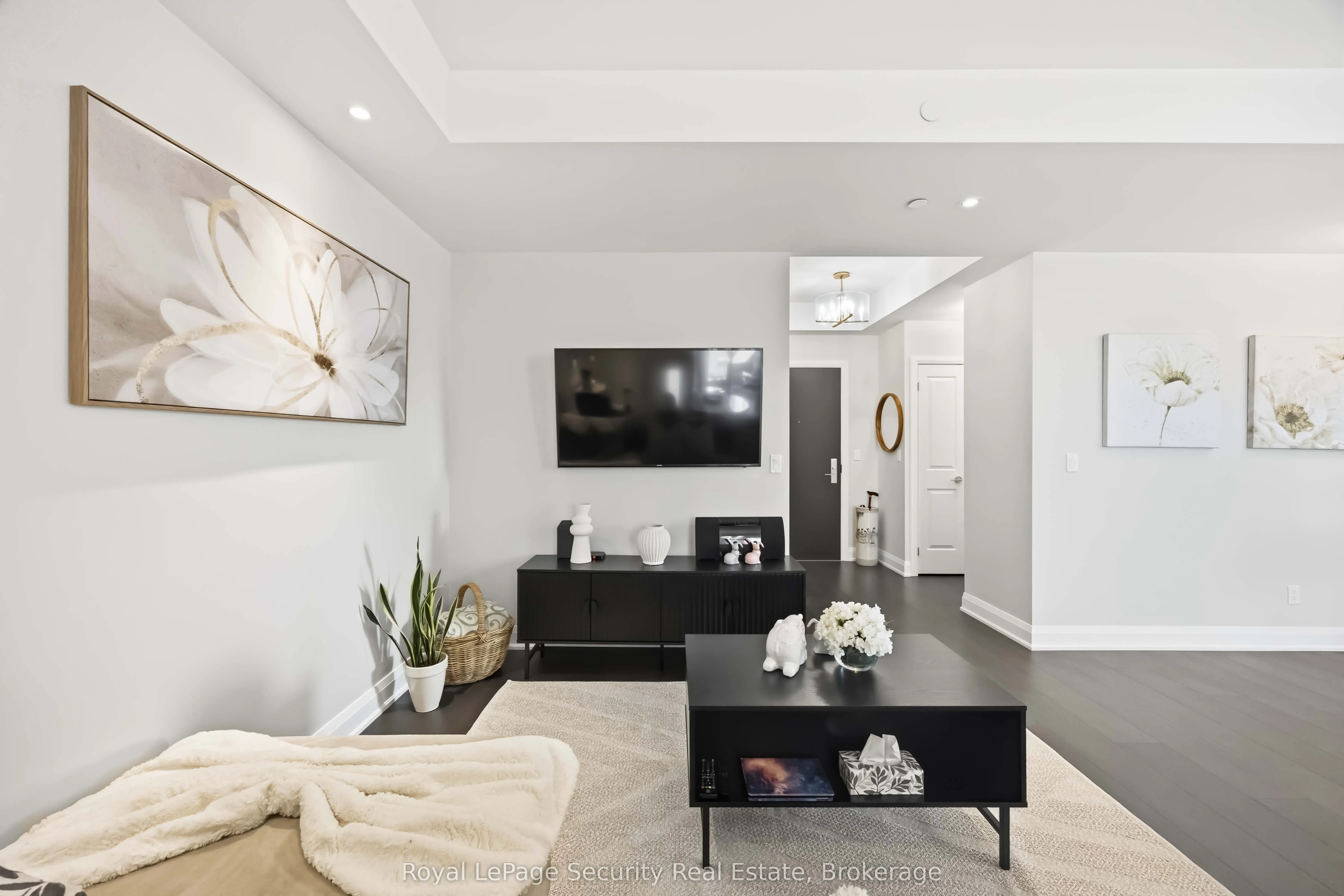 35 Fontenay Court #602