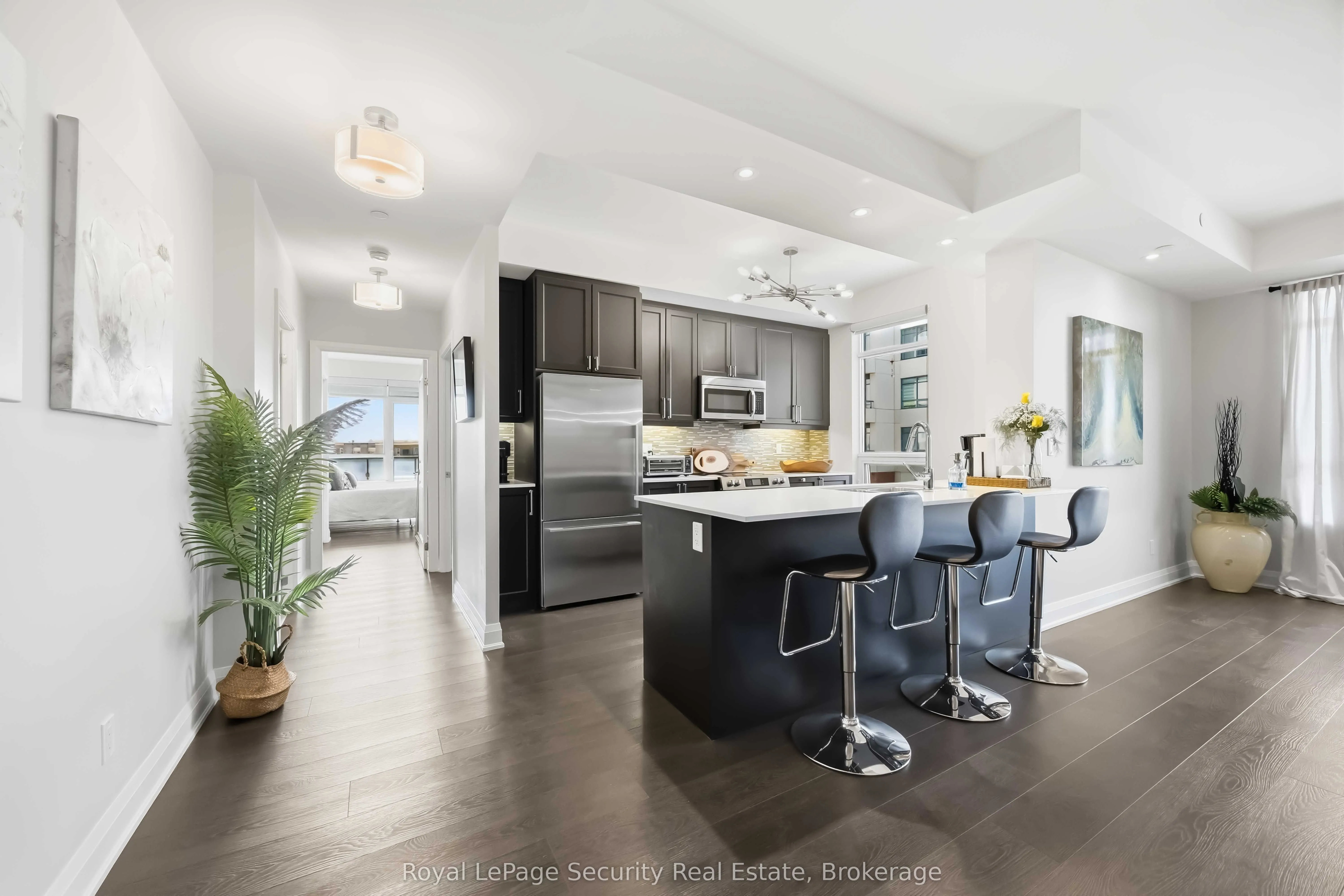 35 Fontenay Court #602
