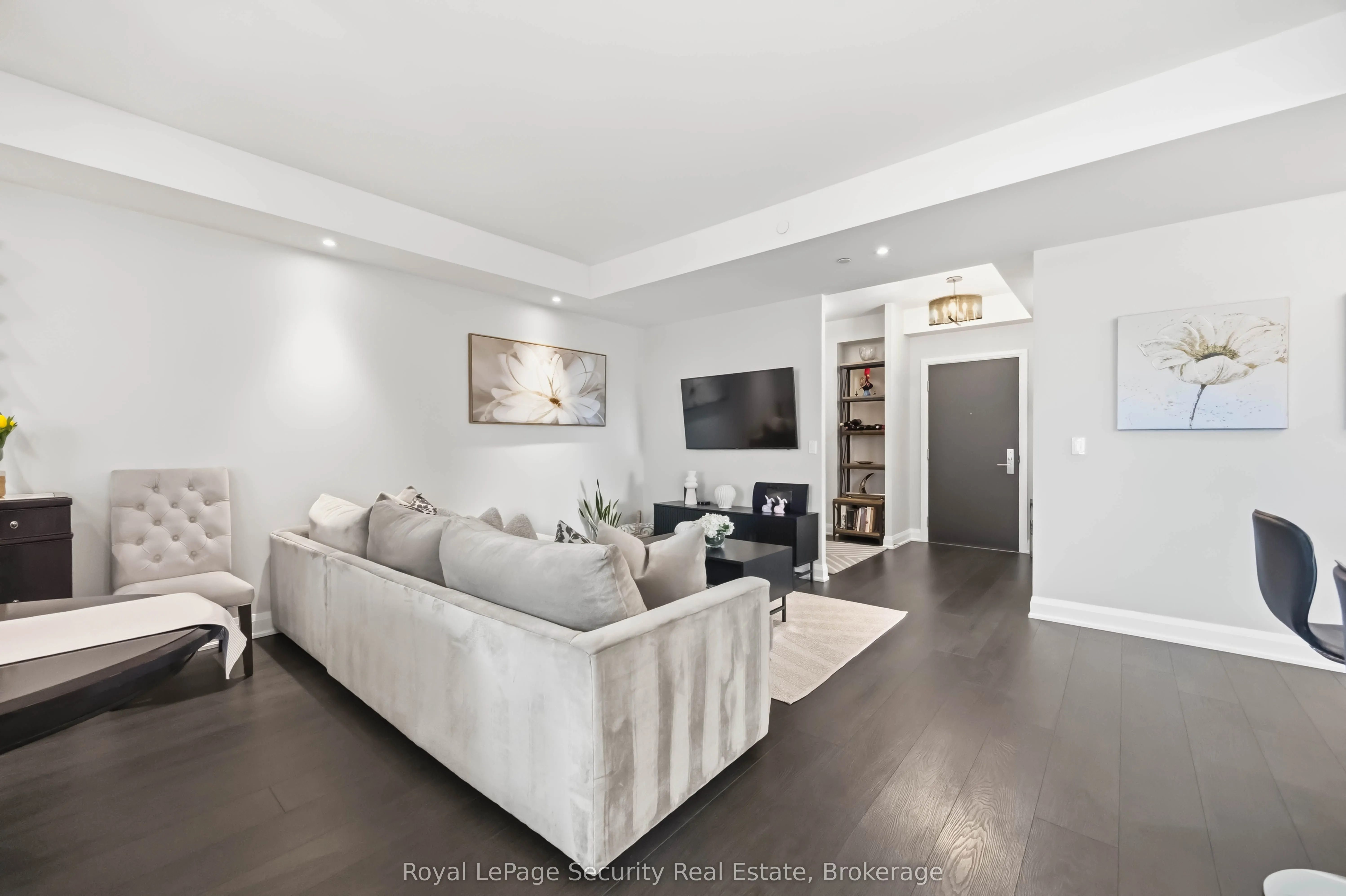 35 Fontenay Court #602