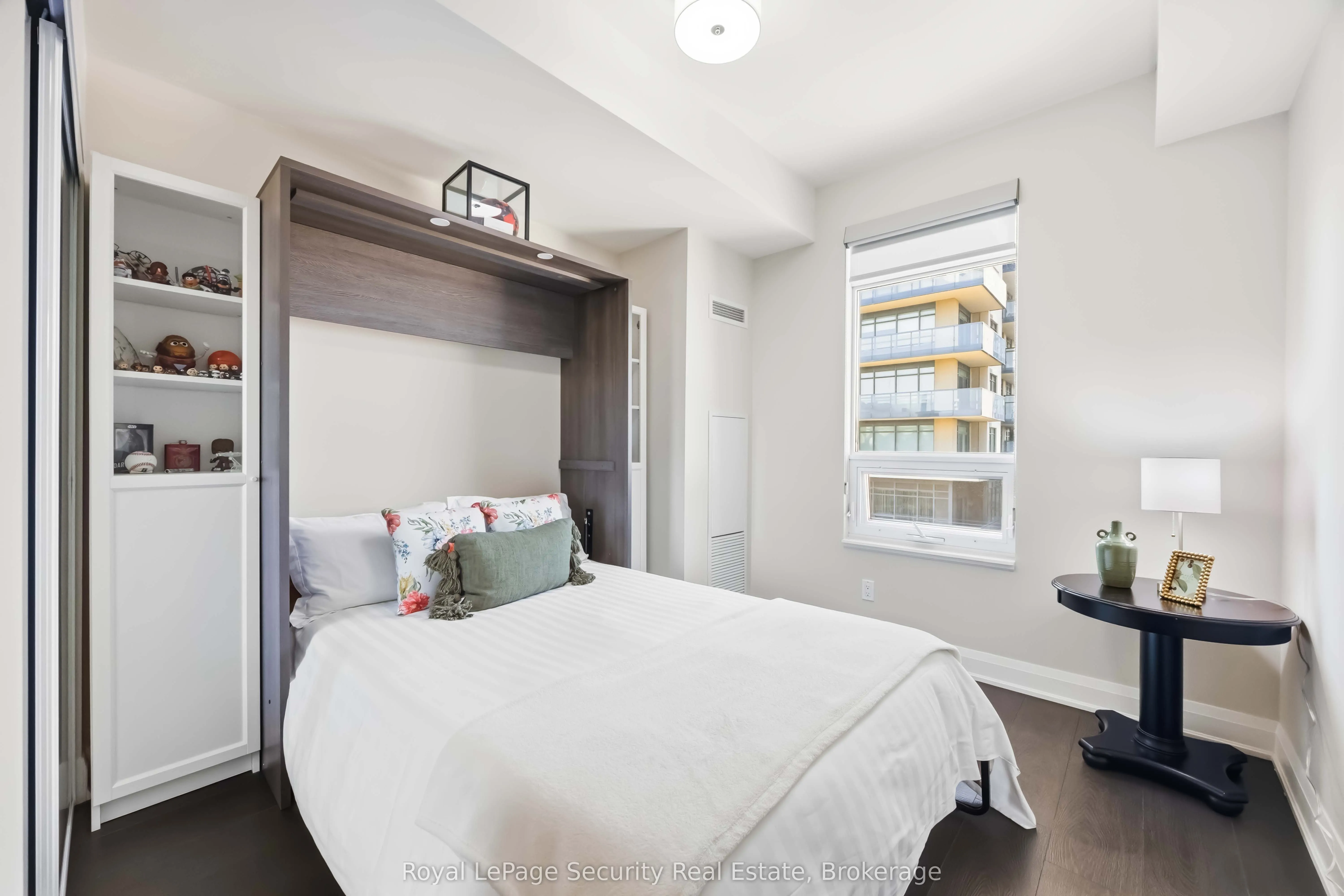 35 Fontenay Court #602