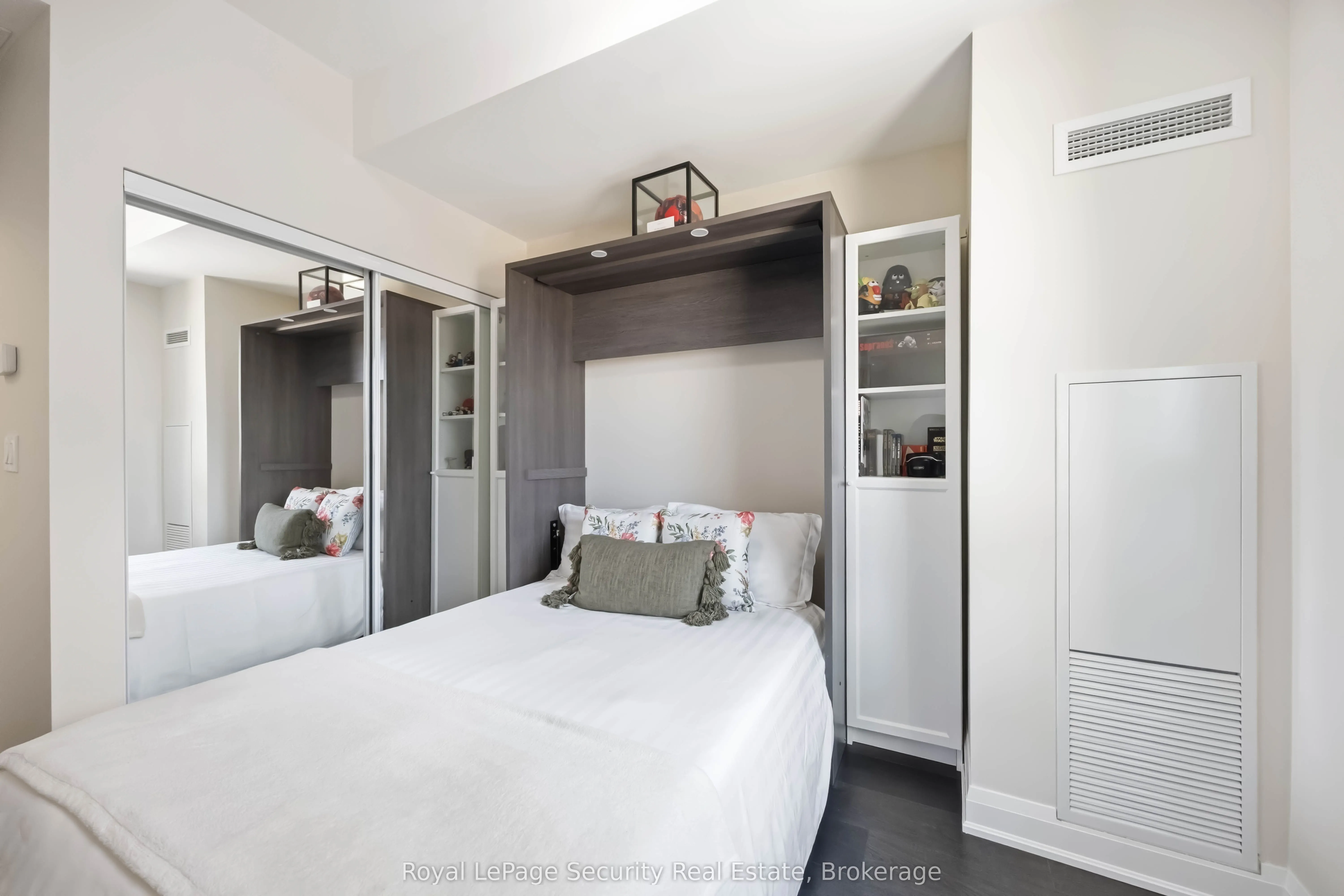 35 Fontenay Court #602