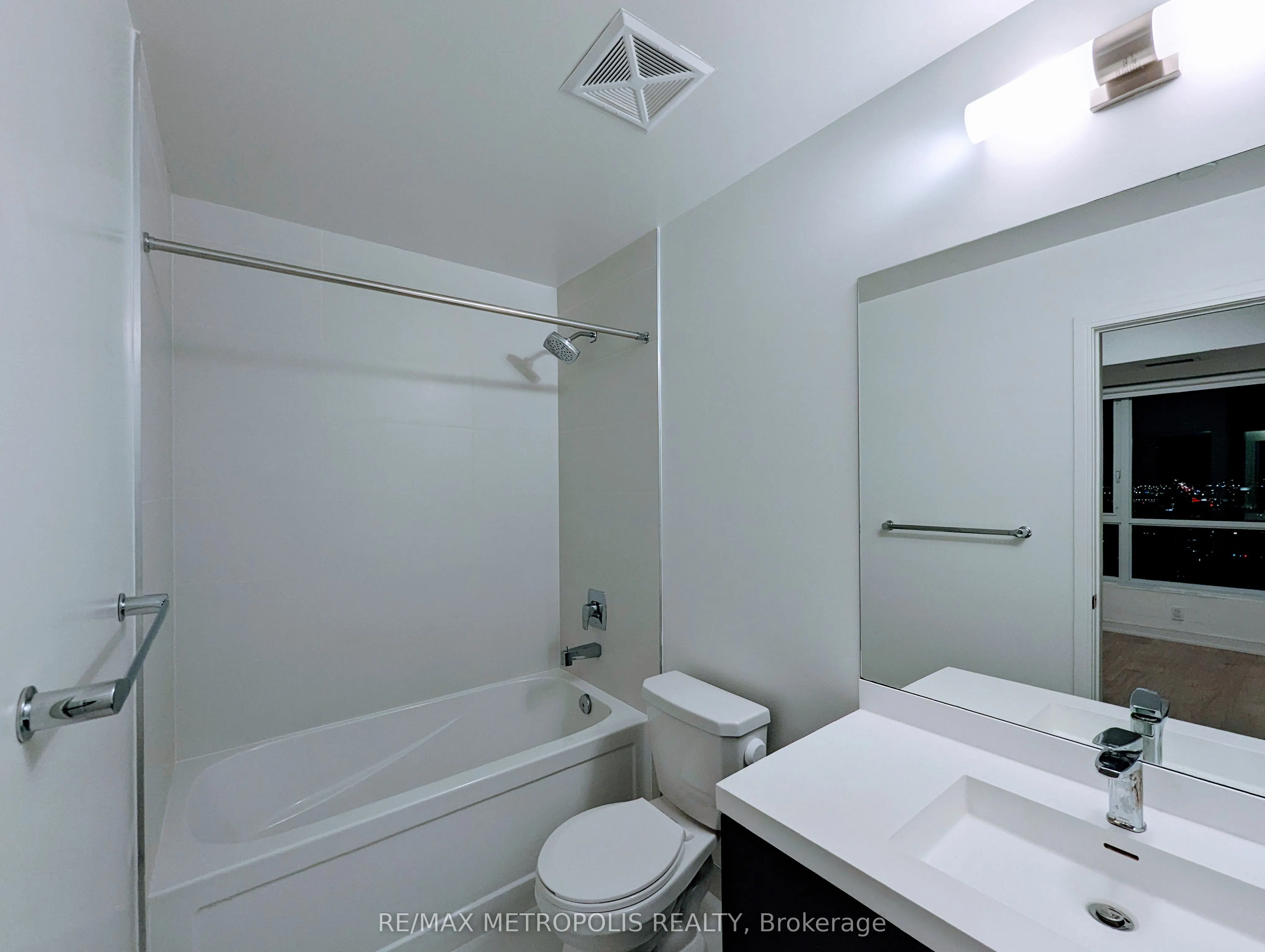 8 Nahani Way #3403