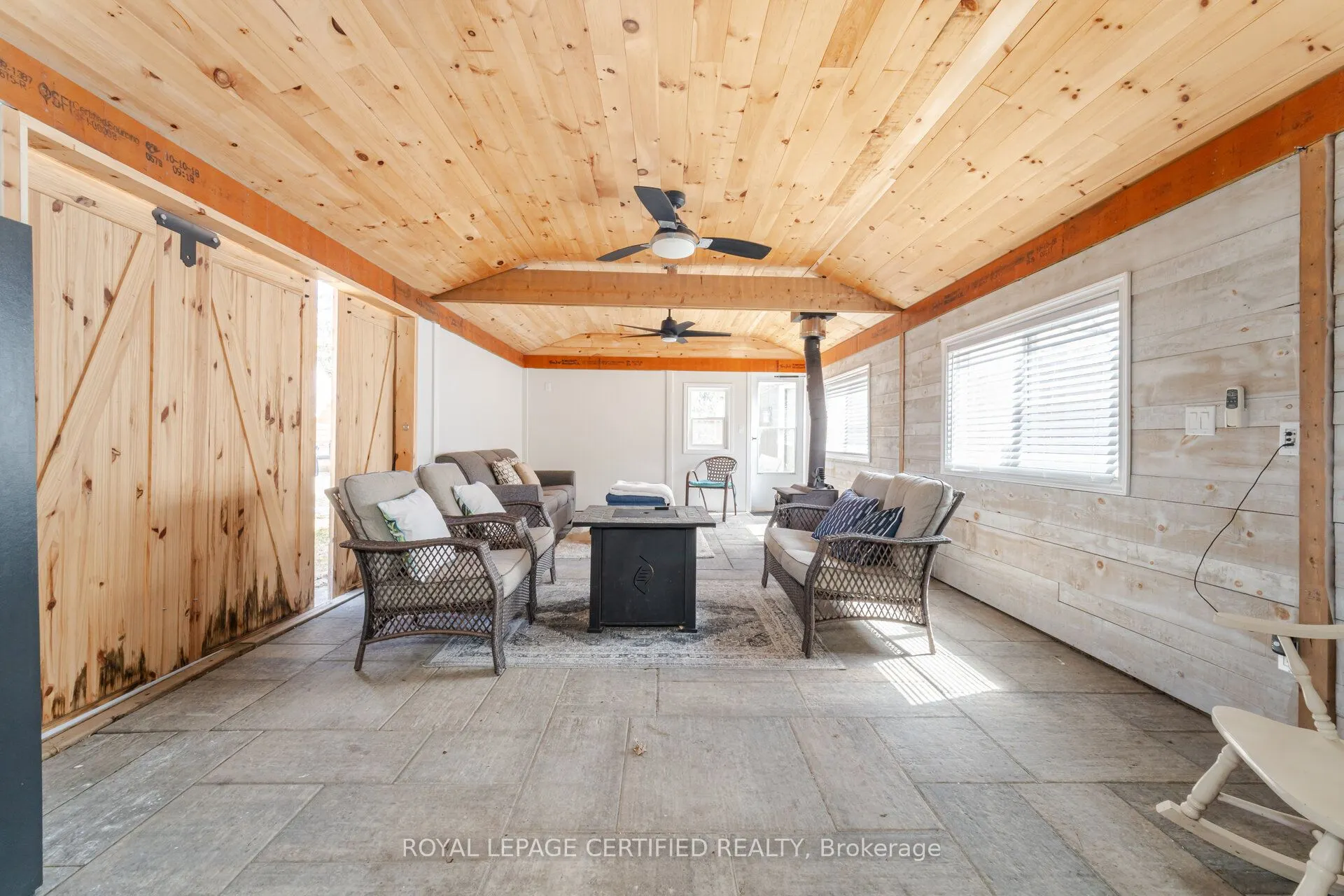 5 Stockman Crescent