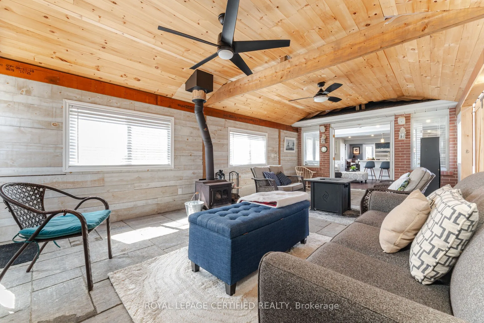 5 Stockman Crescent