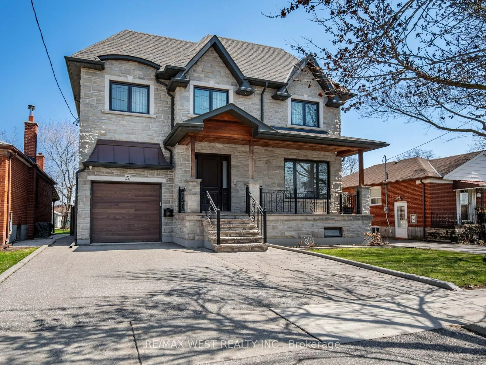 5 Paula Boulevard