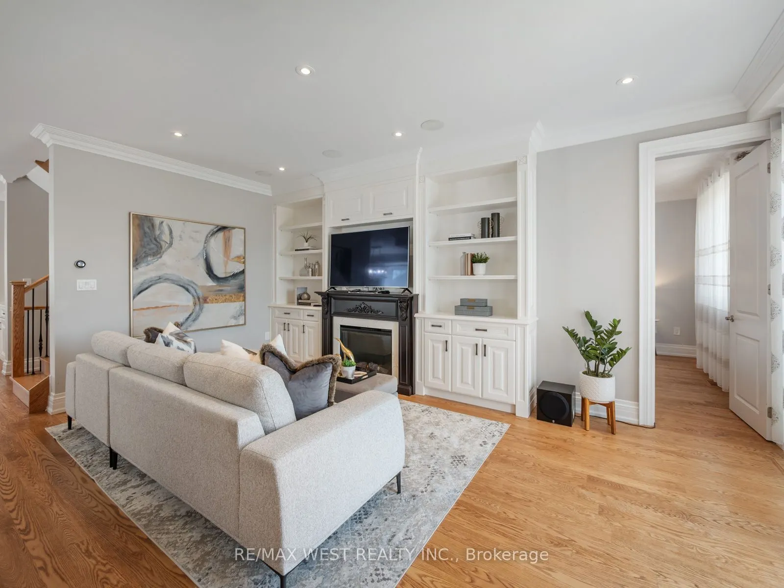 5 Paula Boulevard