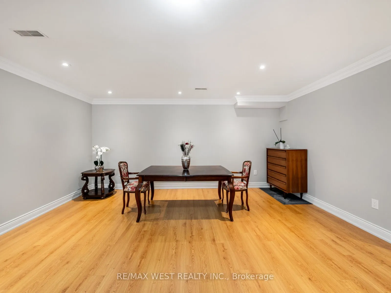 5 Paula Boulevard