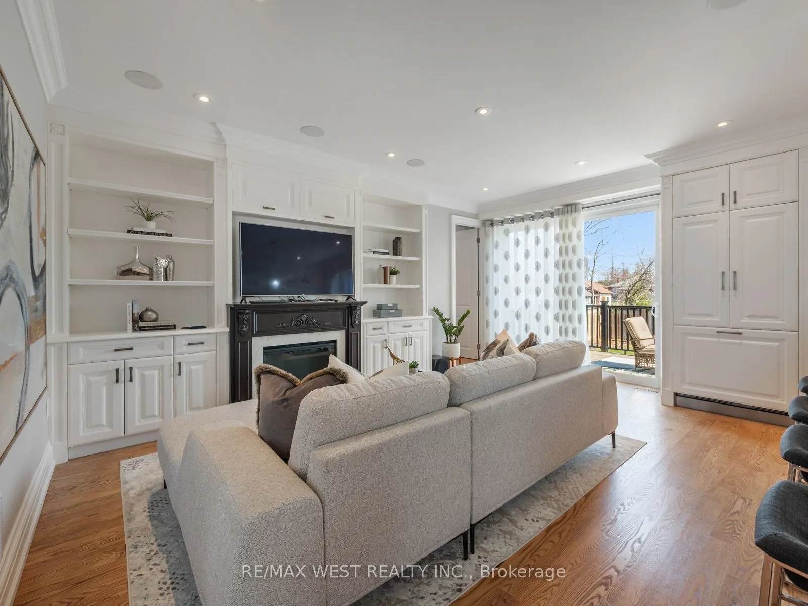 5 Paula Boulevard
