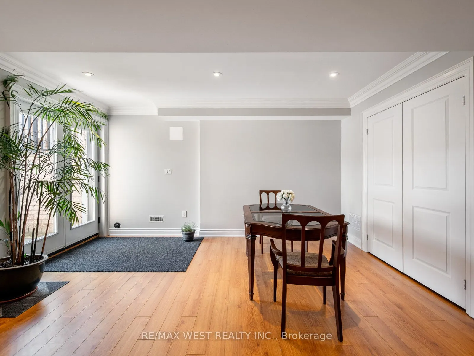 5 Paula Boulevard