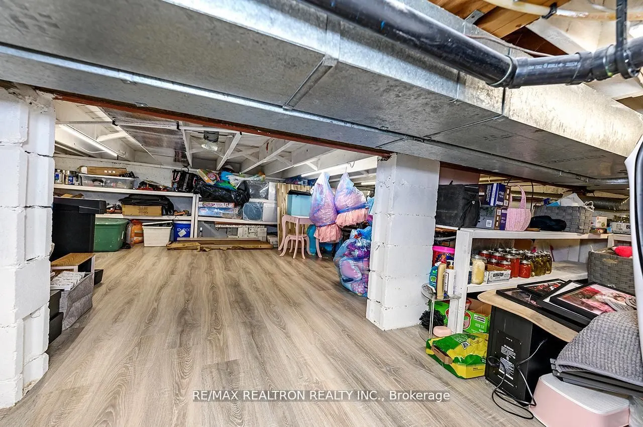 174 Mountainview Road S
