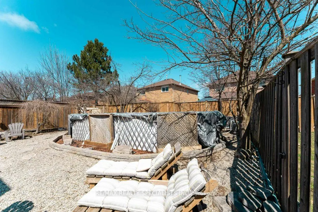 34 Killaloe Crescent