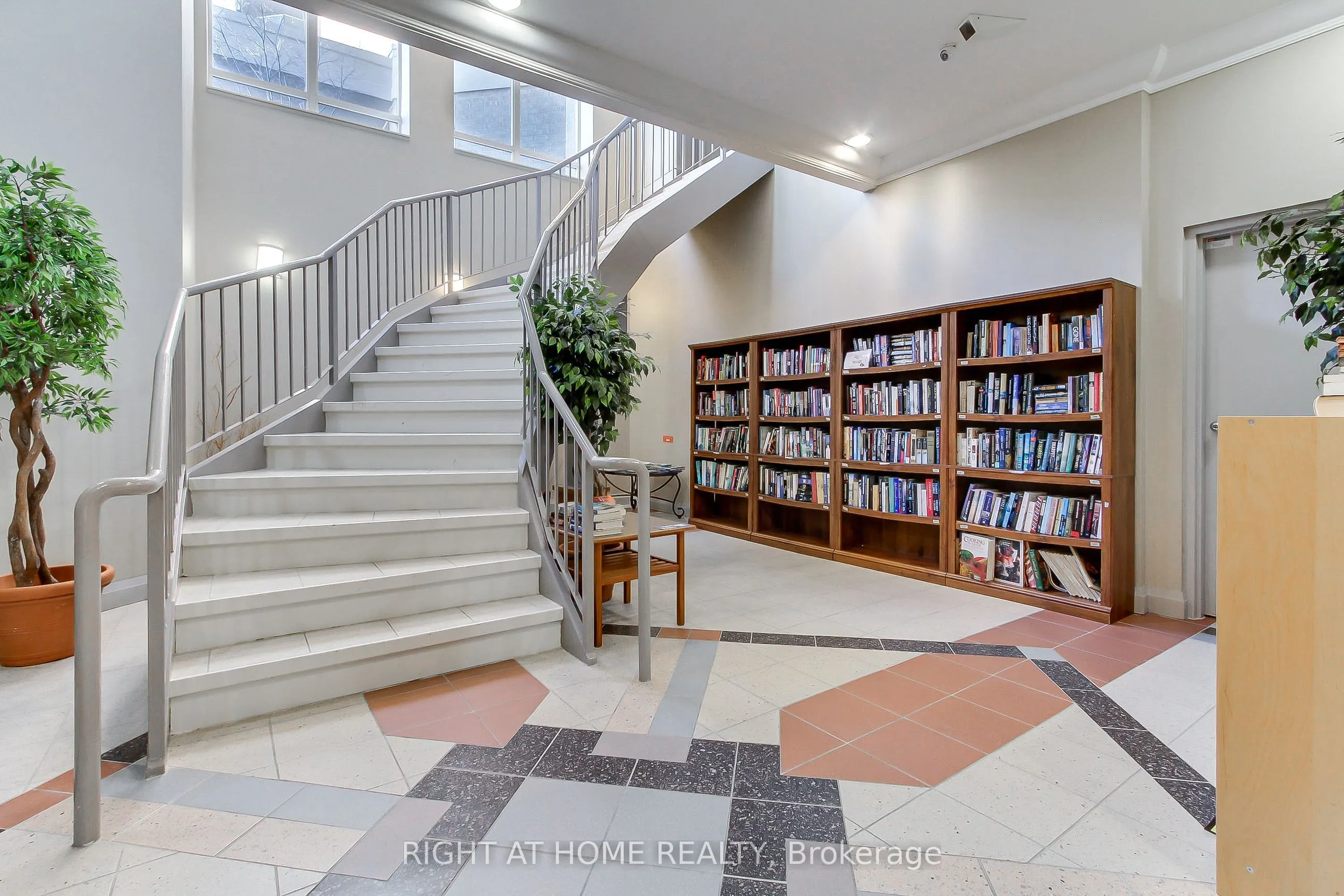 1140 Parkwest Place #1002