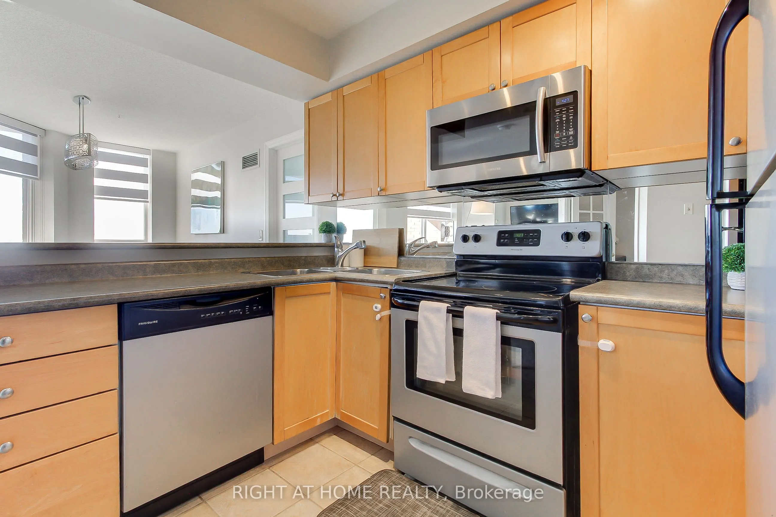 1140 Parkwest Place #1002