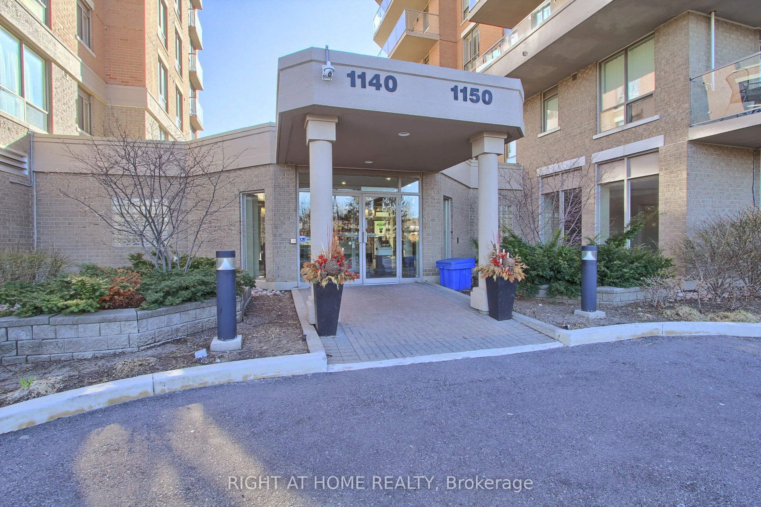 1140 Parkwest Place #1002