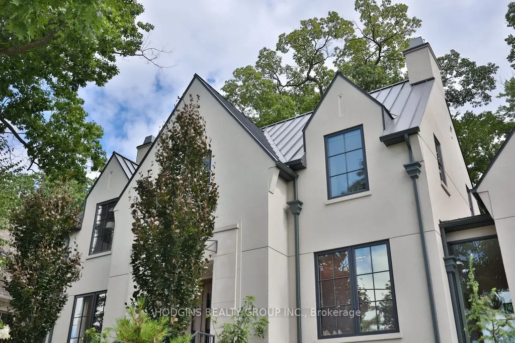 238 Mineola Road W