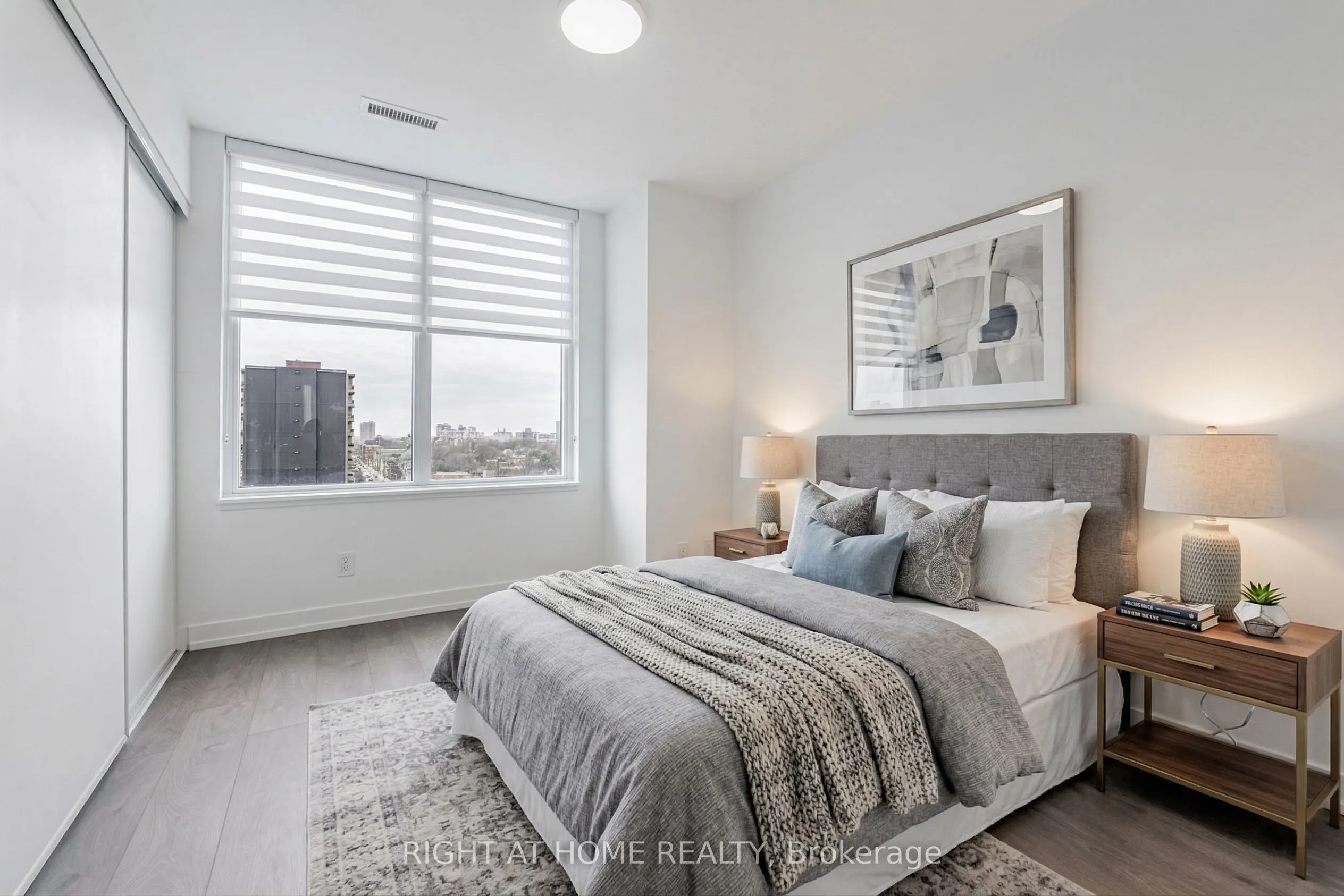 270 Dufferin Street #815