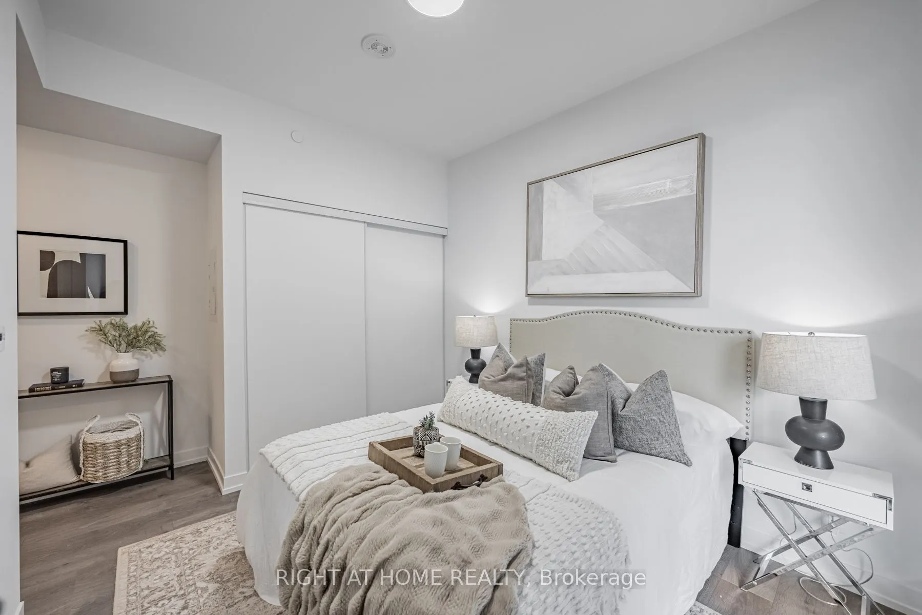 270 Dufferin Street #815