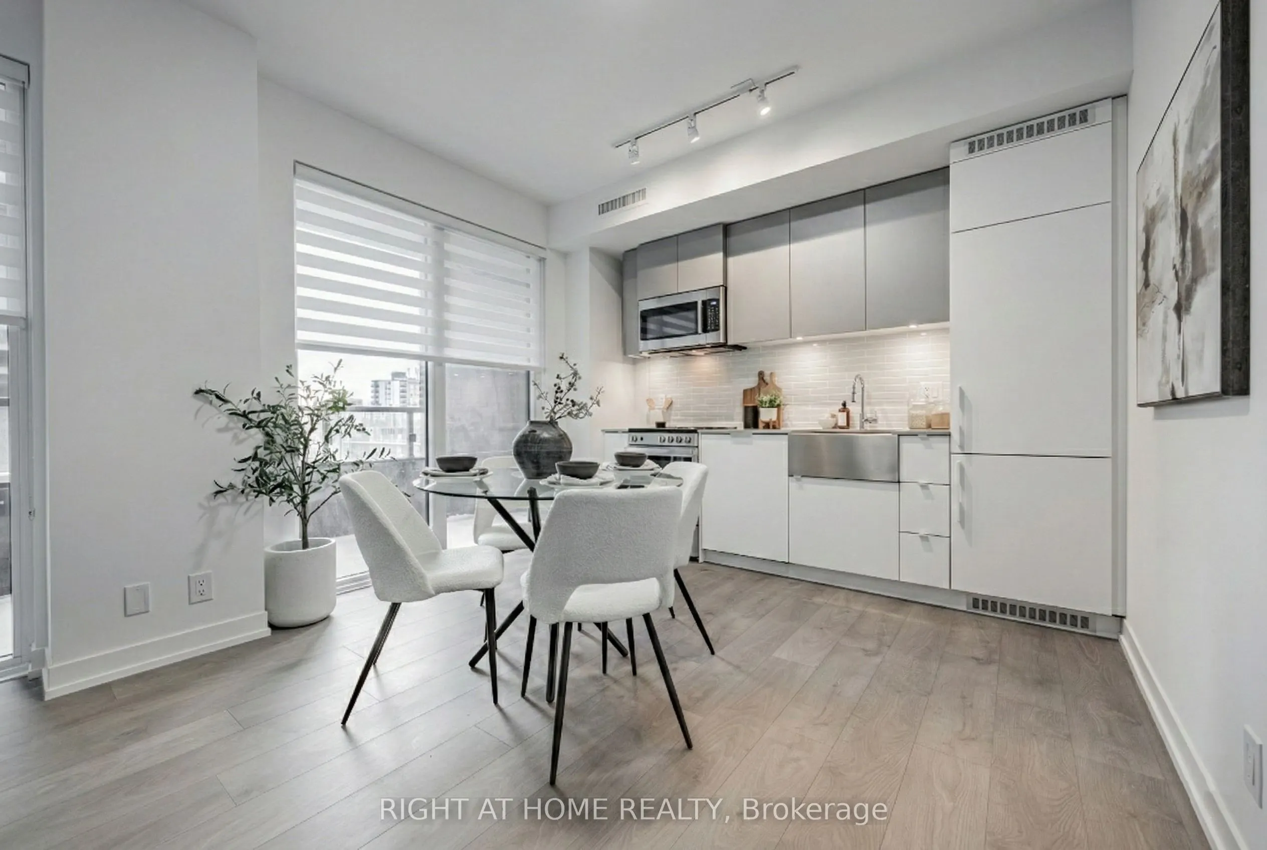 270 Dufferin Street #815