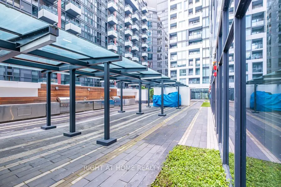 270 Dufferin Street #815
