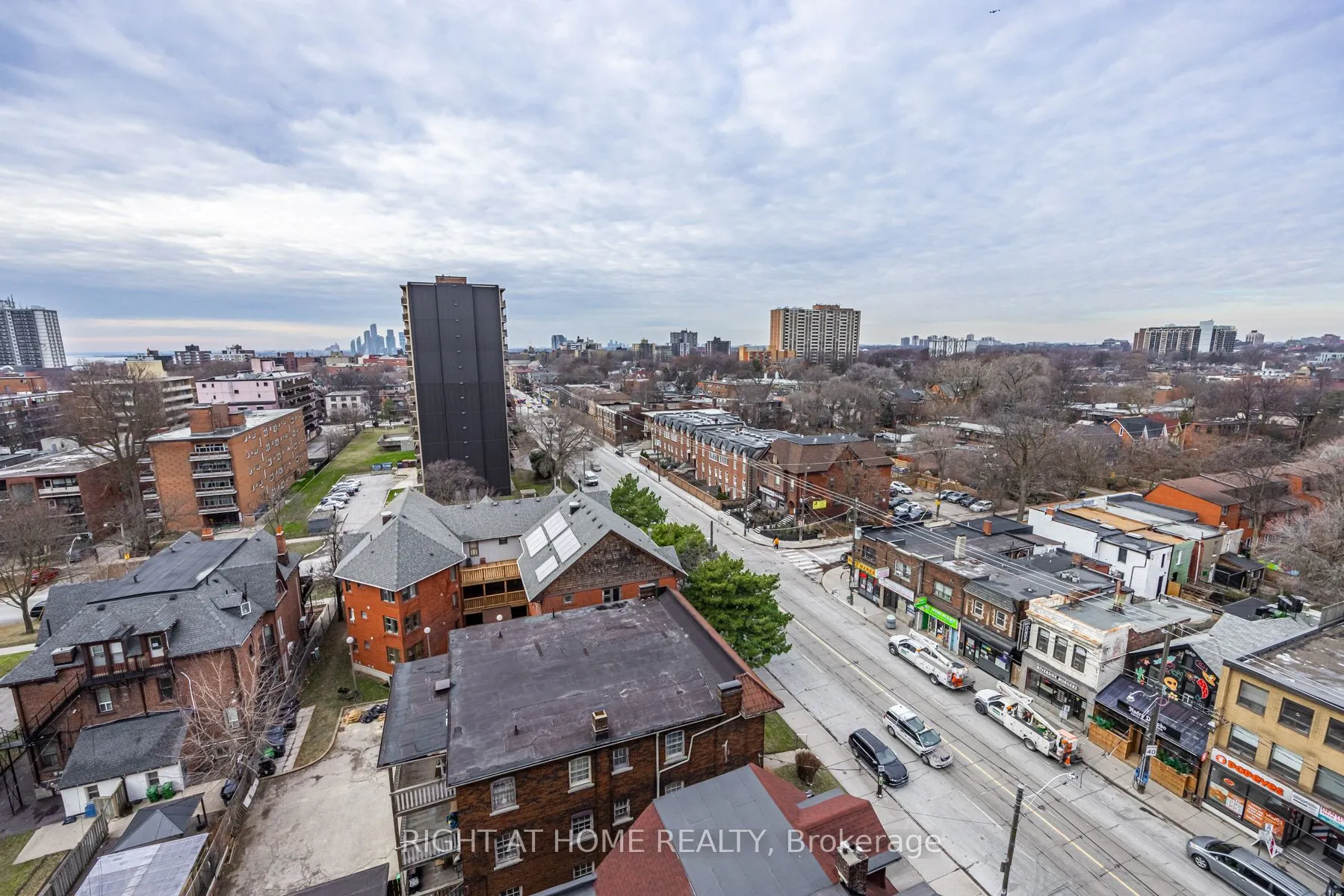 270 Dufferin Street #815