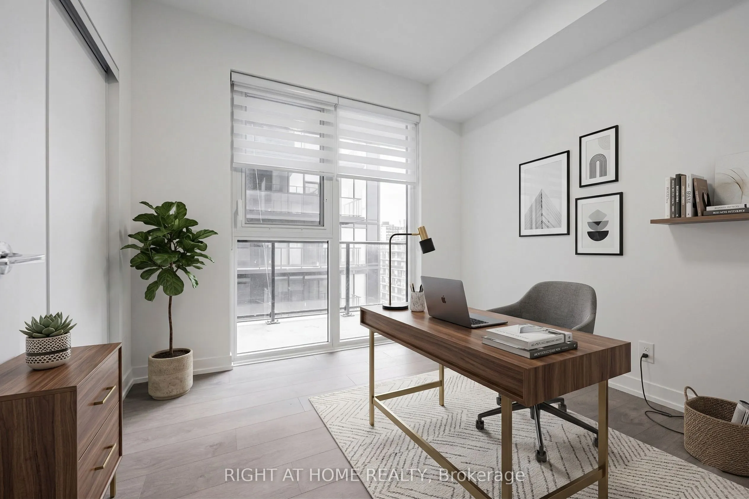 270 Dufferin Street #815