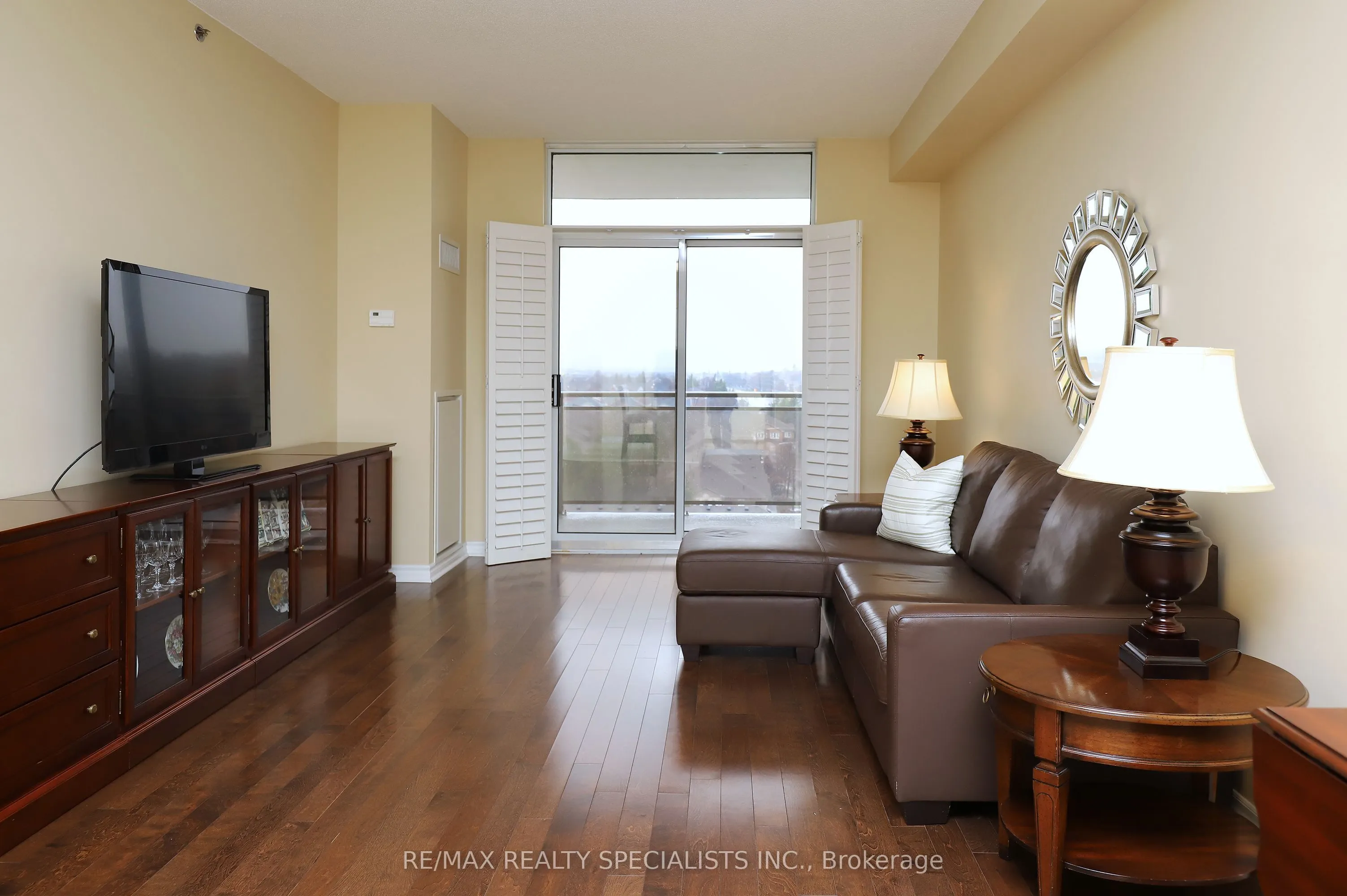 810 Scollard Court #809