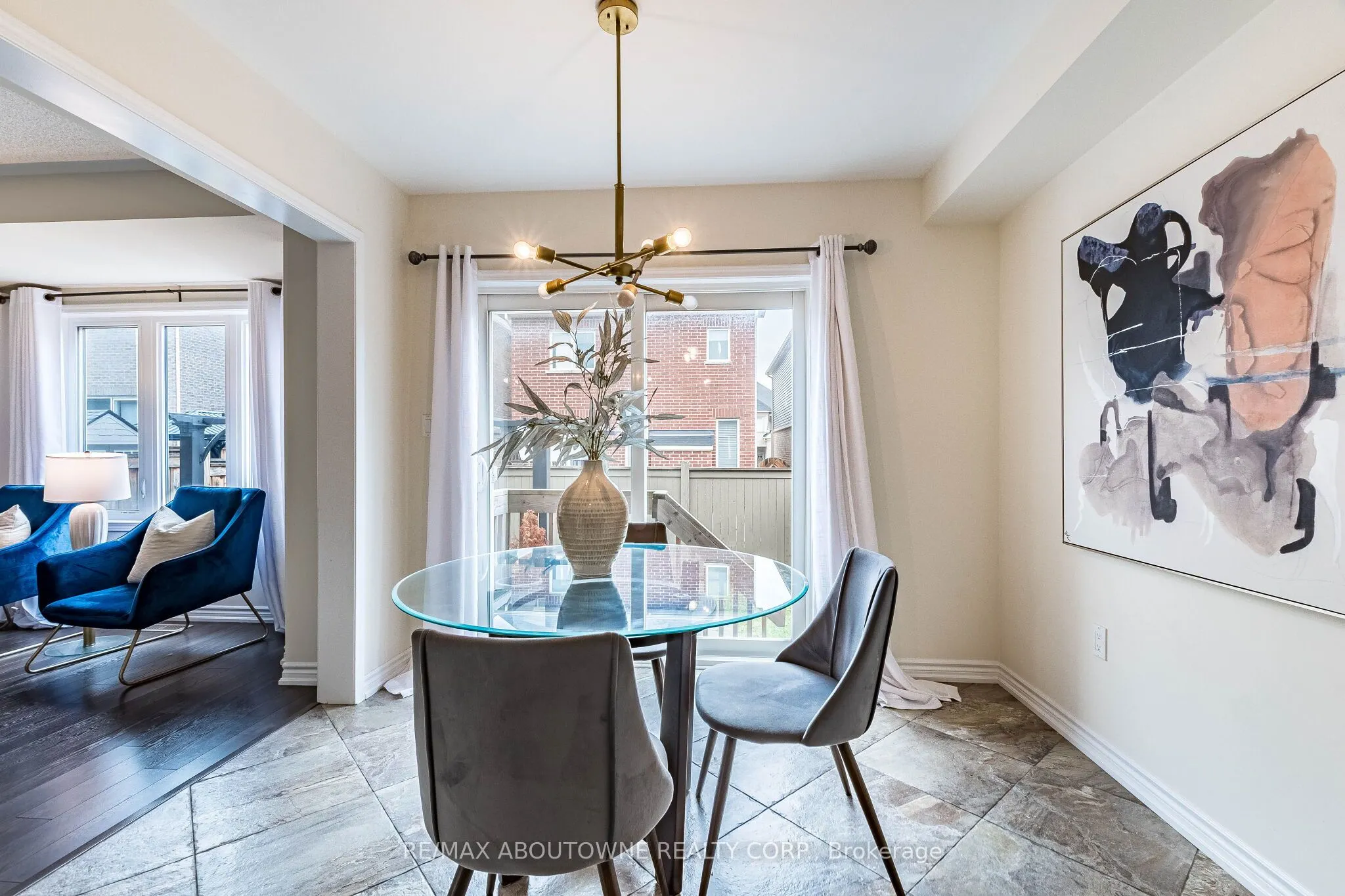 1239 Mulroney Heights