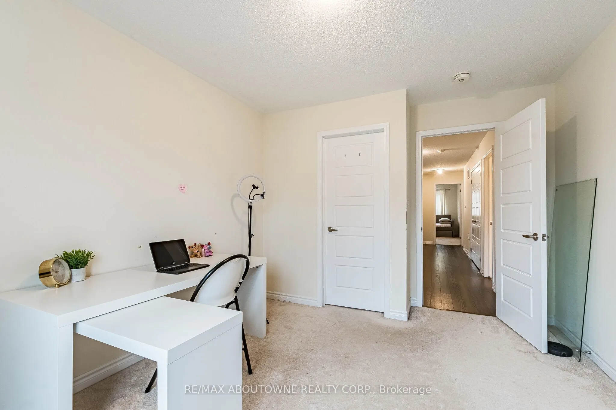 1239 Mulroney Heights