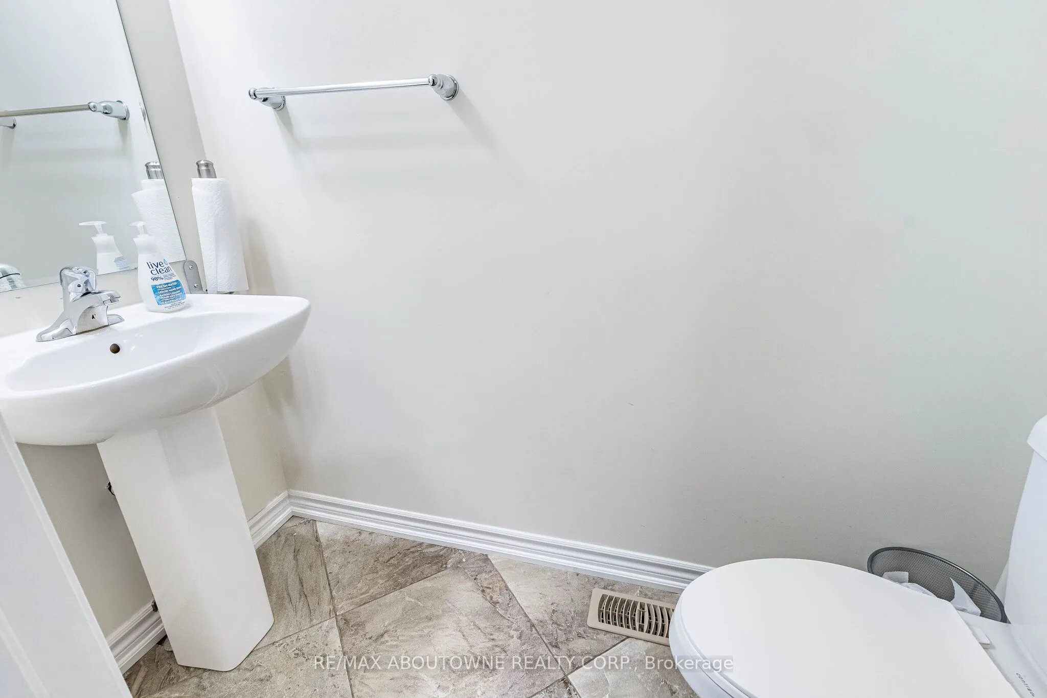 1239 Mulroney Heights