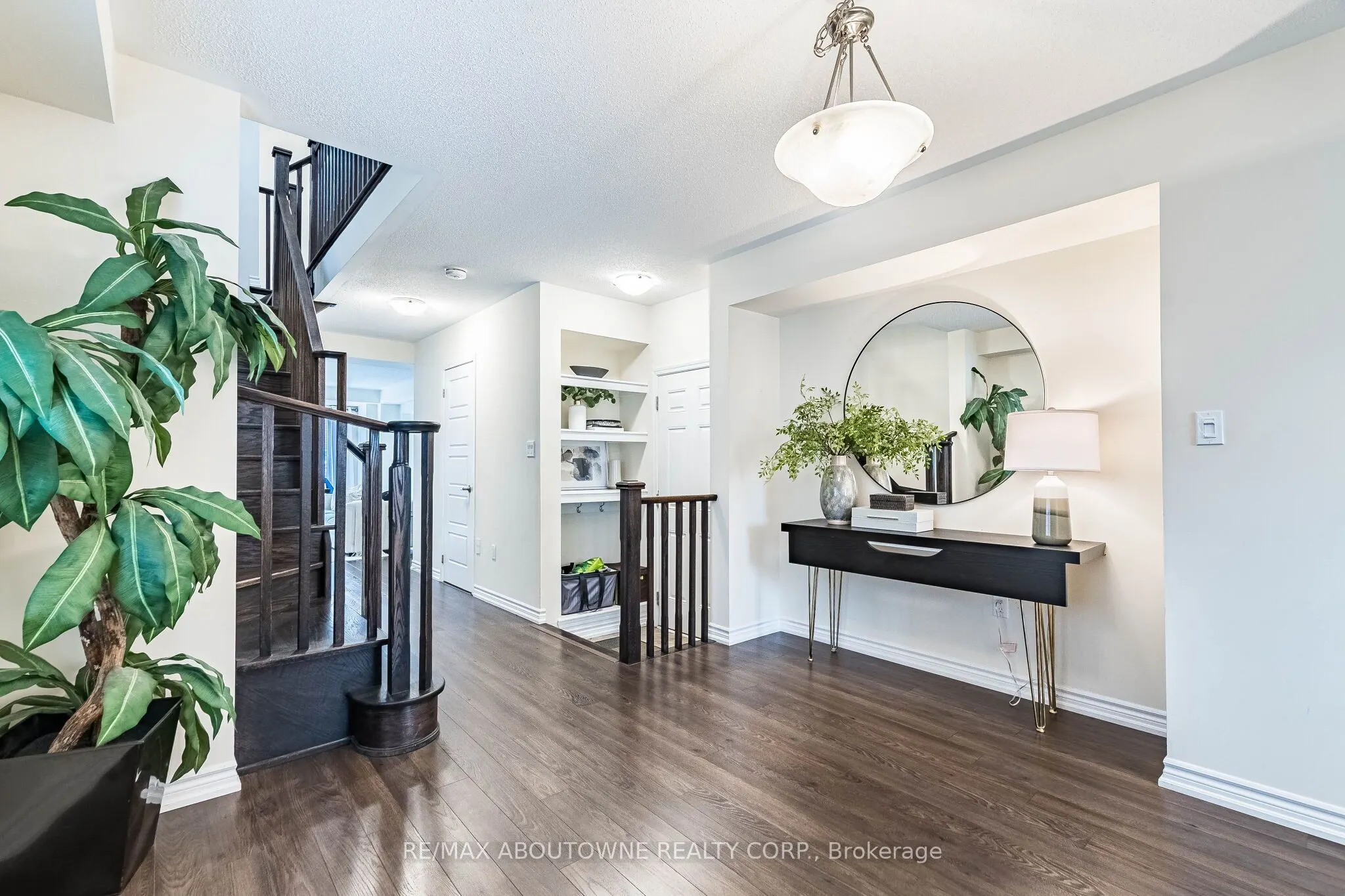 1239 Mulroney Heights