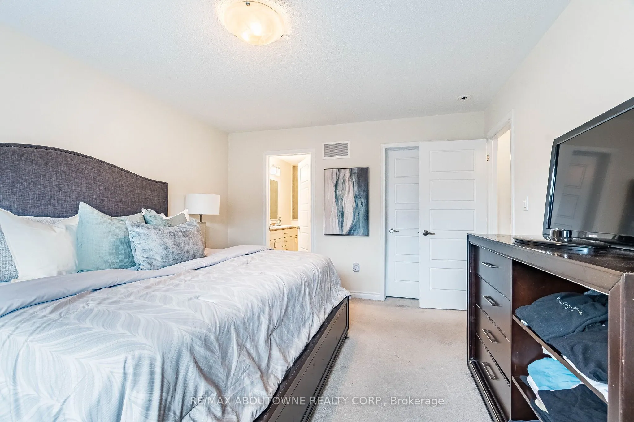 1239 Mulroney Heights